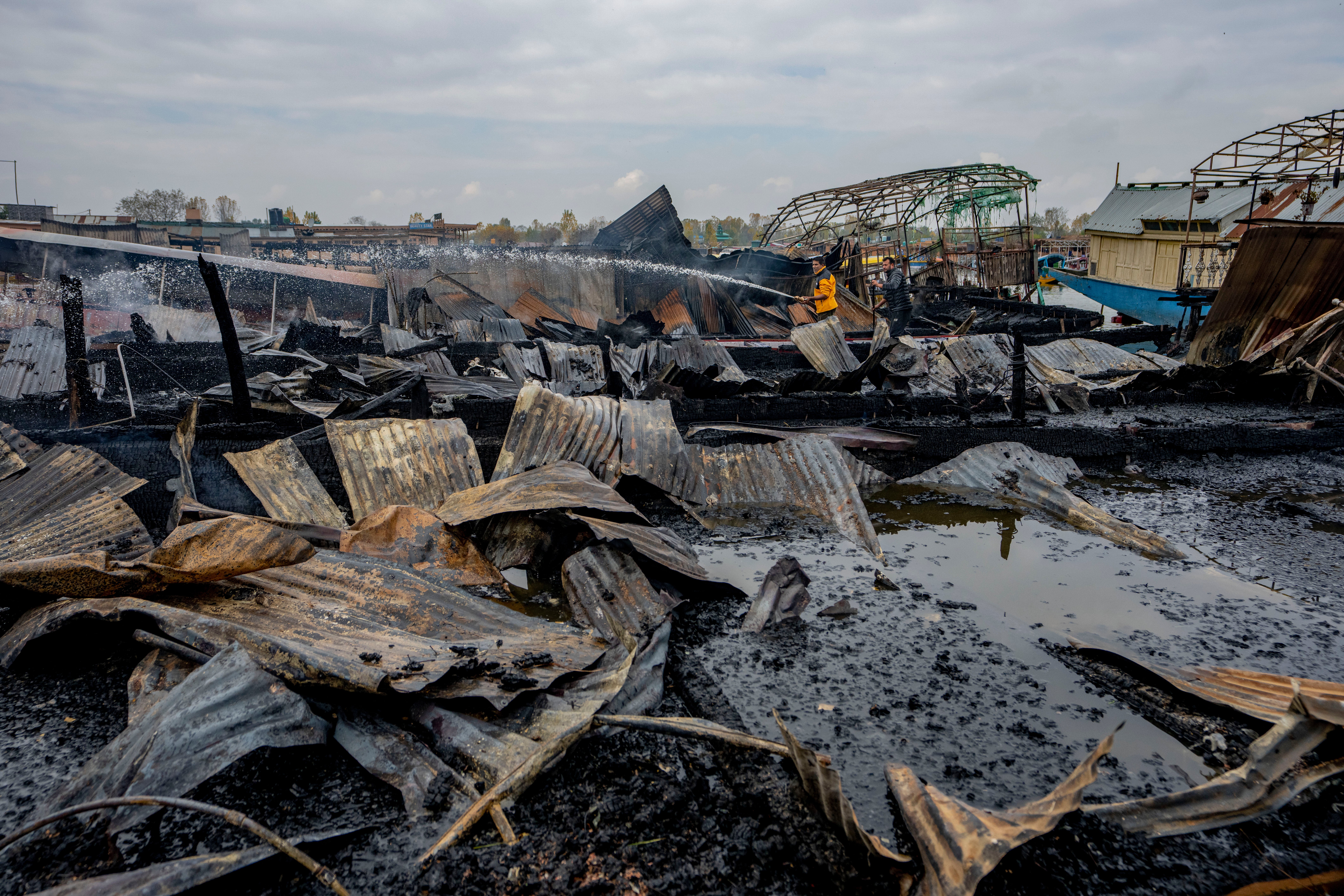 India Kashmir Houseboats Fire