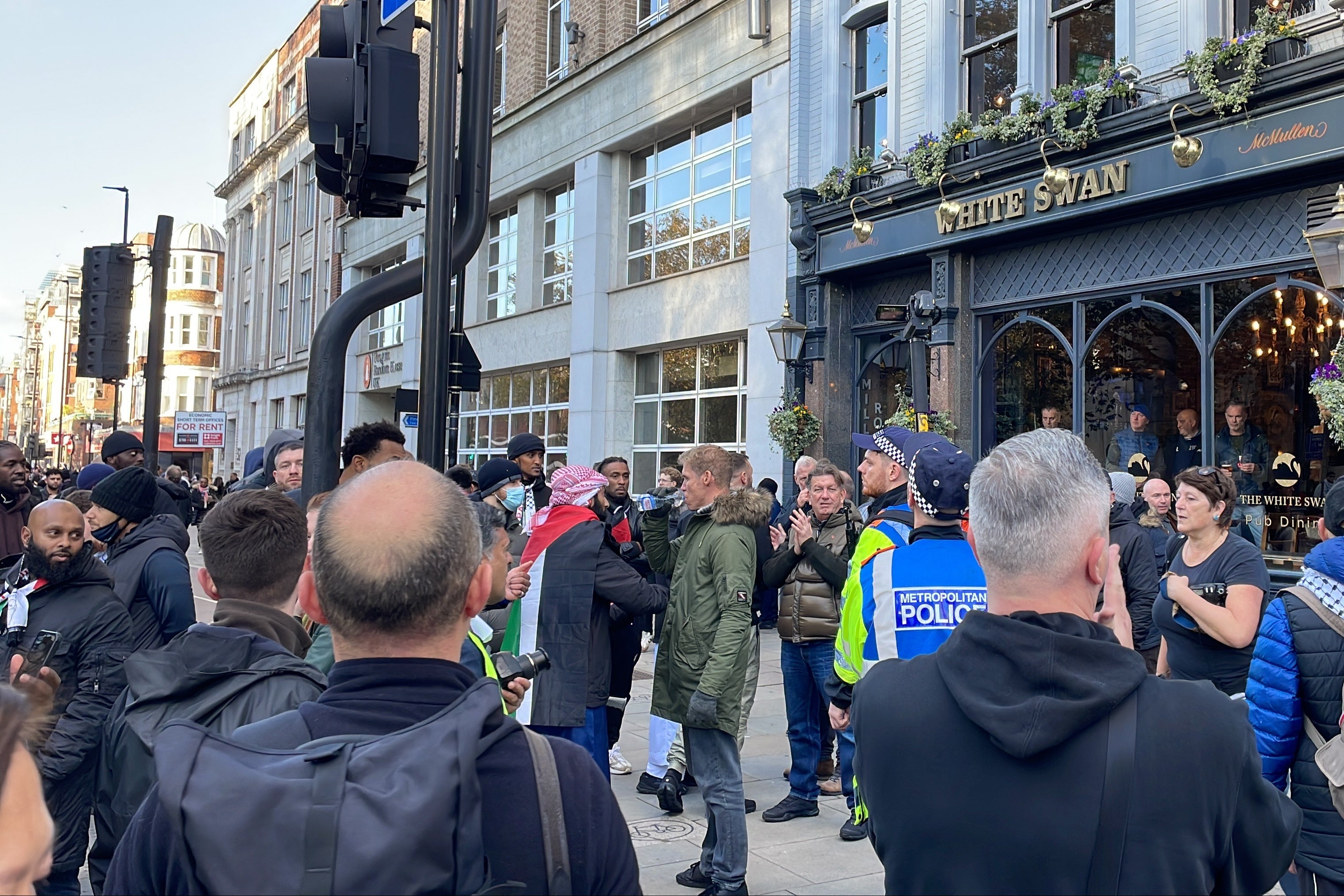 Marchers and counterprotesters face off on Vauxhall Bridge Road