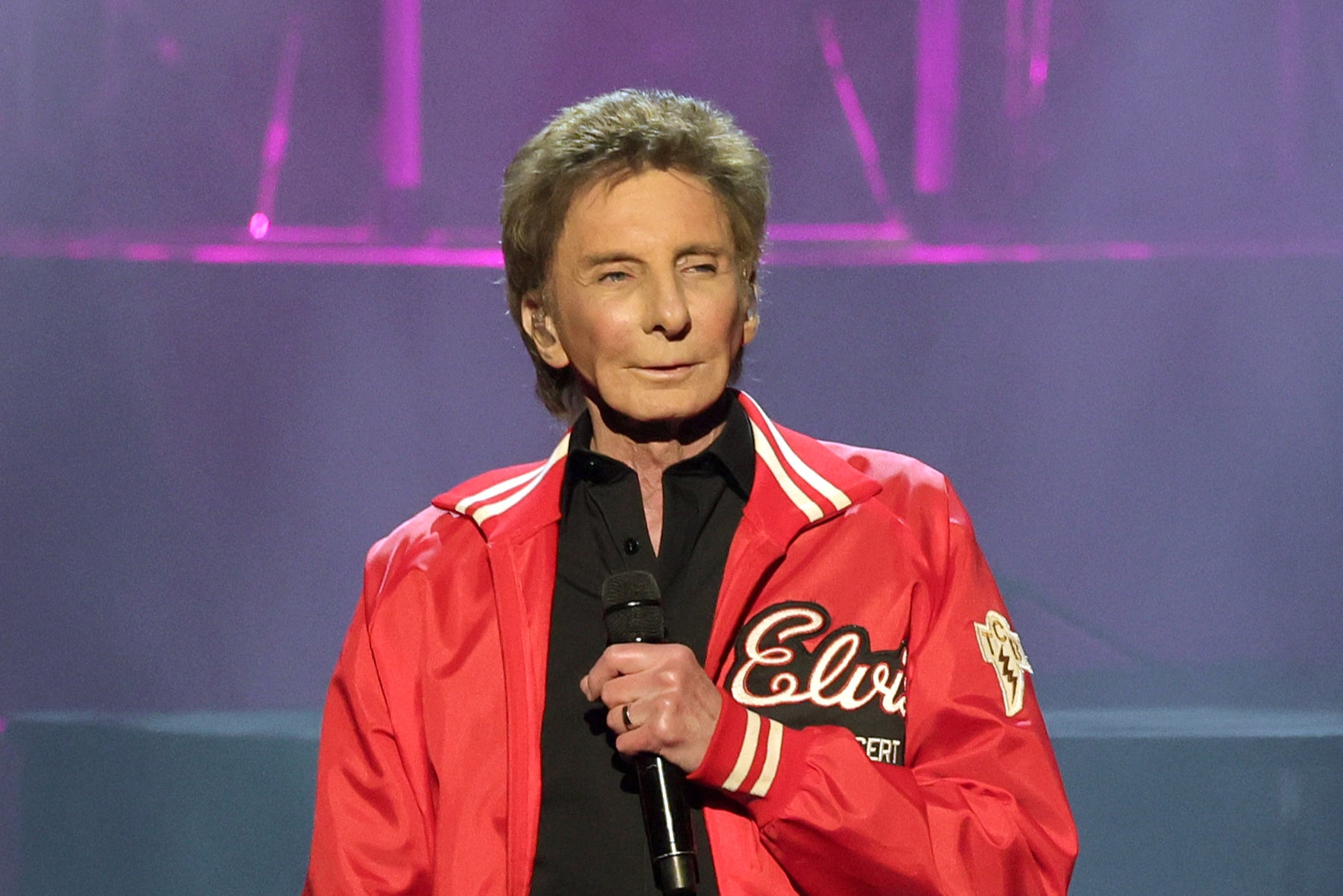 Barry Manilow has been diagnosed with lung cancer