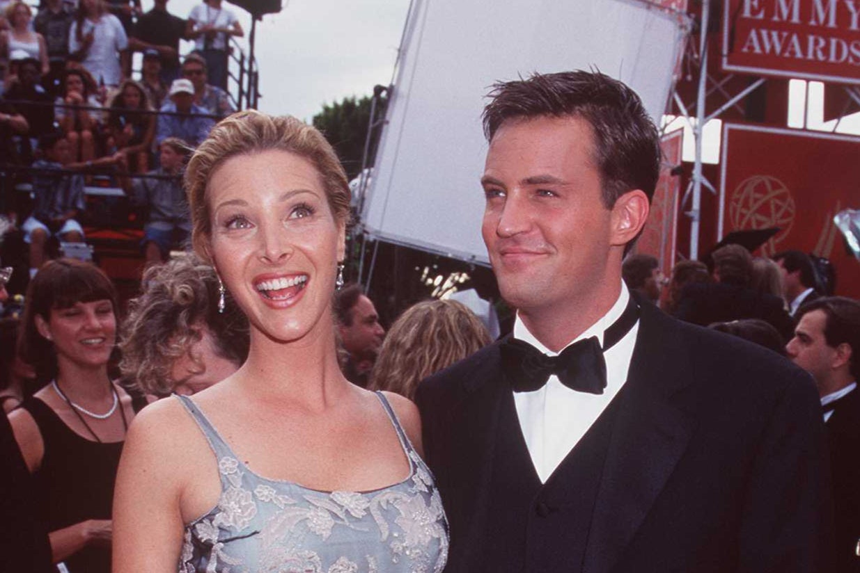 Lisa Kudrow with Matthew Perry in 1997