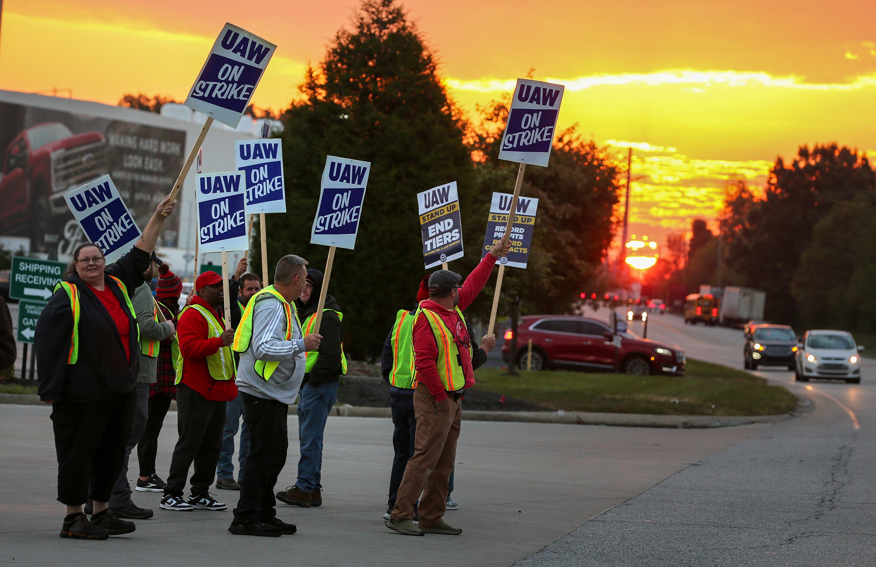 Auto Workers Vote Ford