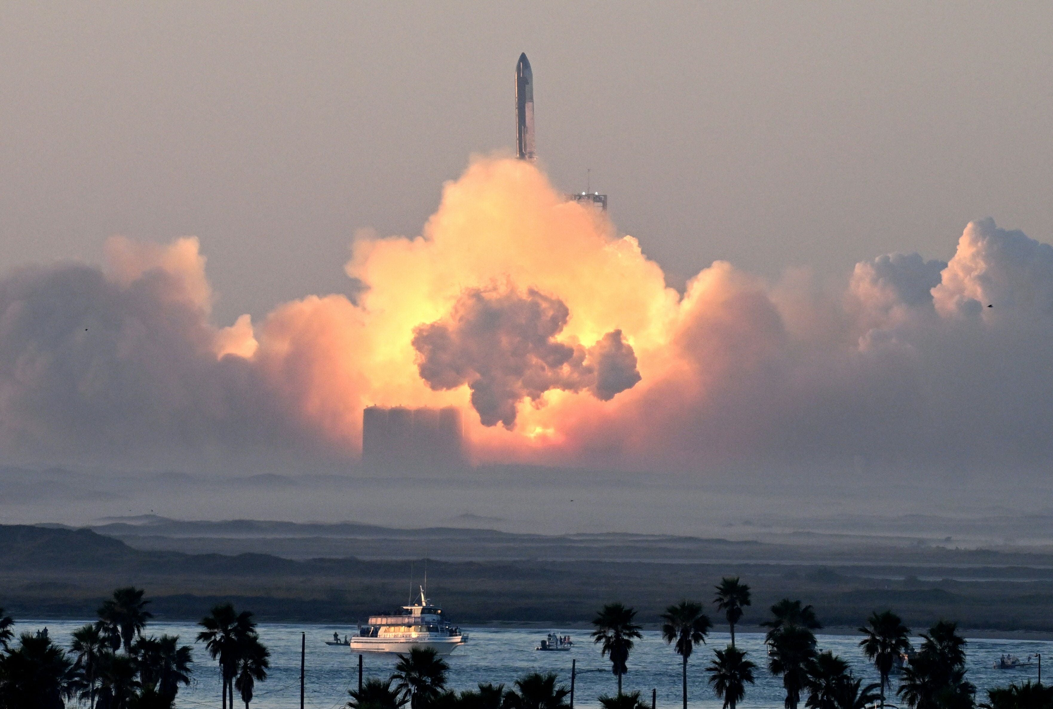 The launch of the SpaceX Starship