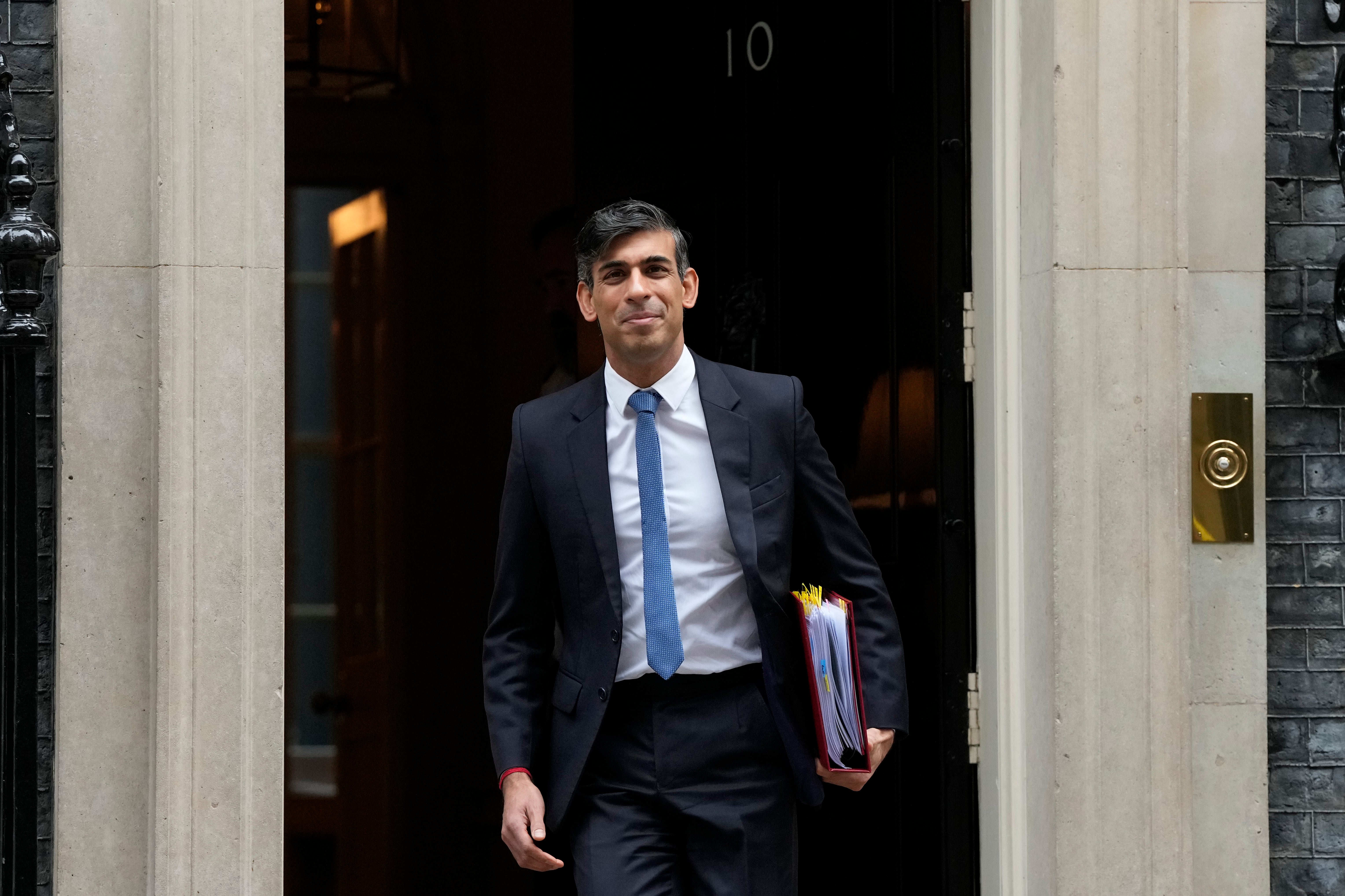 Rishi Sunak under huge pressure to bring in new crackdown on visas