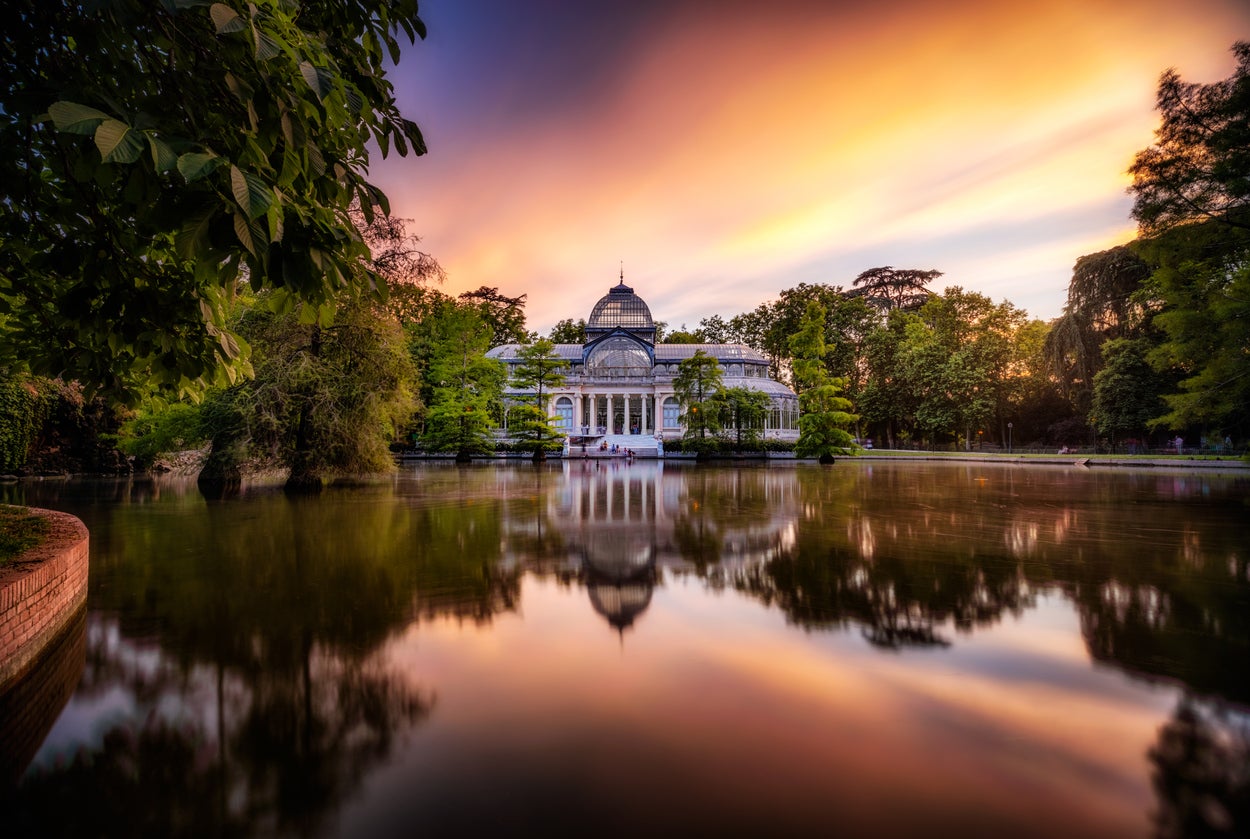 Buen Retiro Park covers almost 300 acres