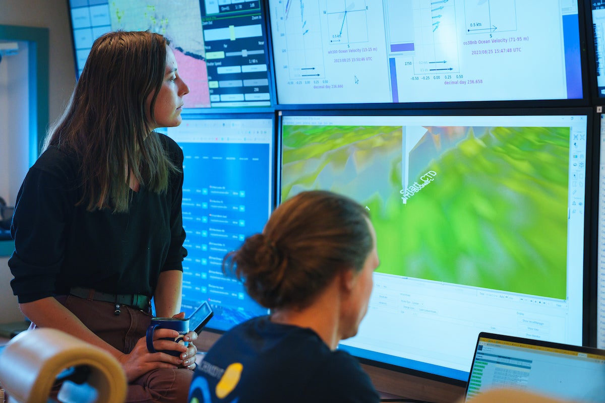 Hayley Drennon (staff assistant, Lamont-Doherty Earth Observatory) oversees the mapping of new areas as the team search for undiscovered hydrothermal vents