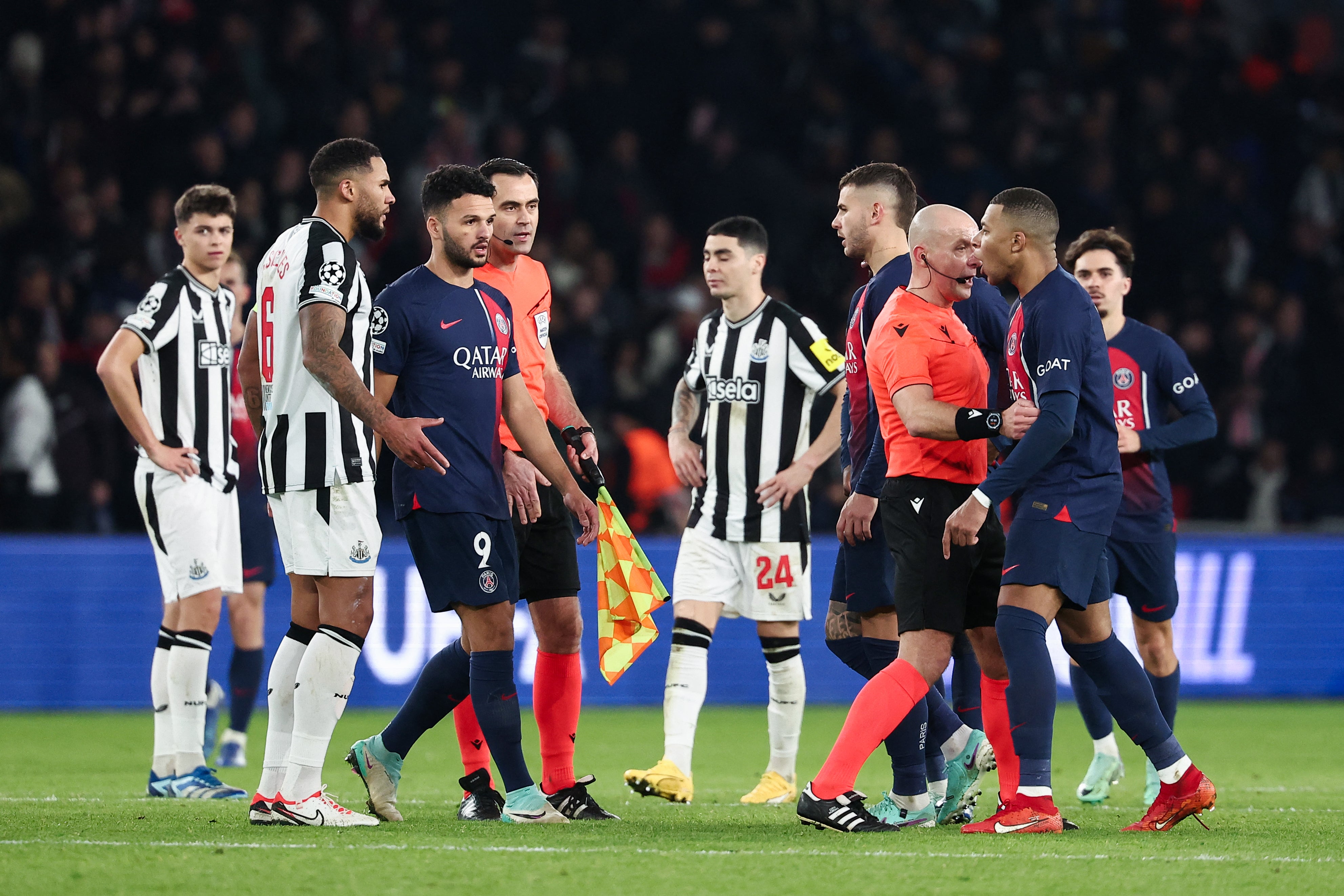 Players argued with the referee who impressed until the stoppage-time penalty decision