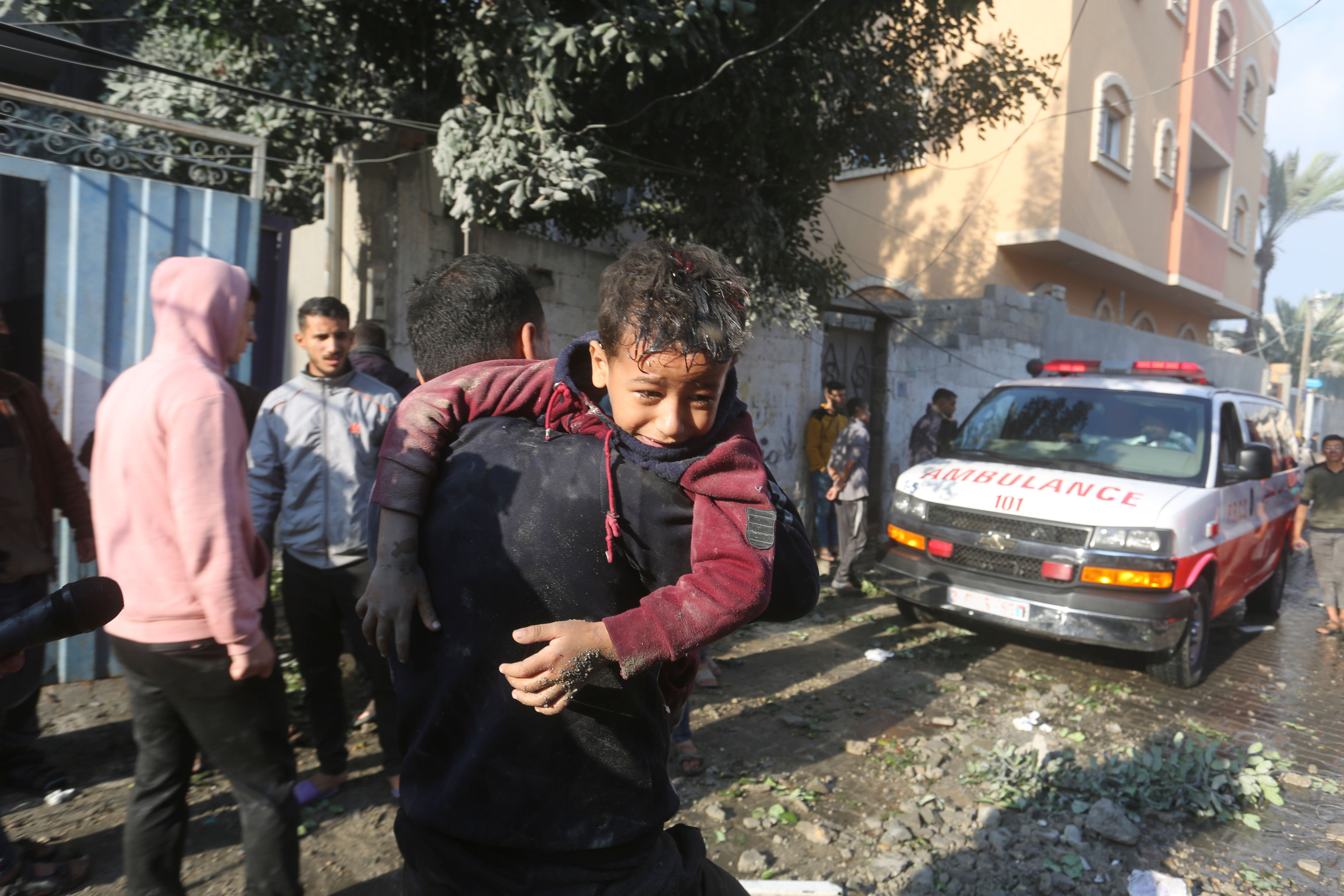 Palestinians evacuate as Rafah in the Gaza Strip is bombarded (AP Photo/Hatem Ali)