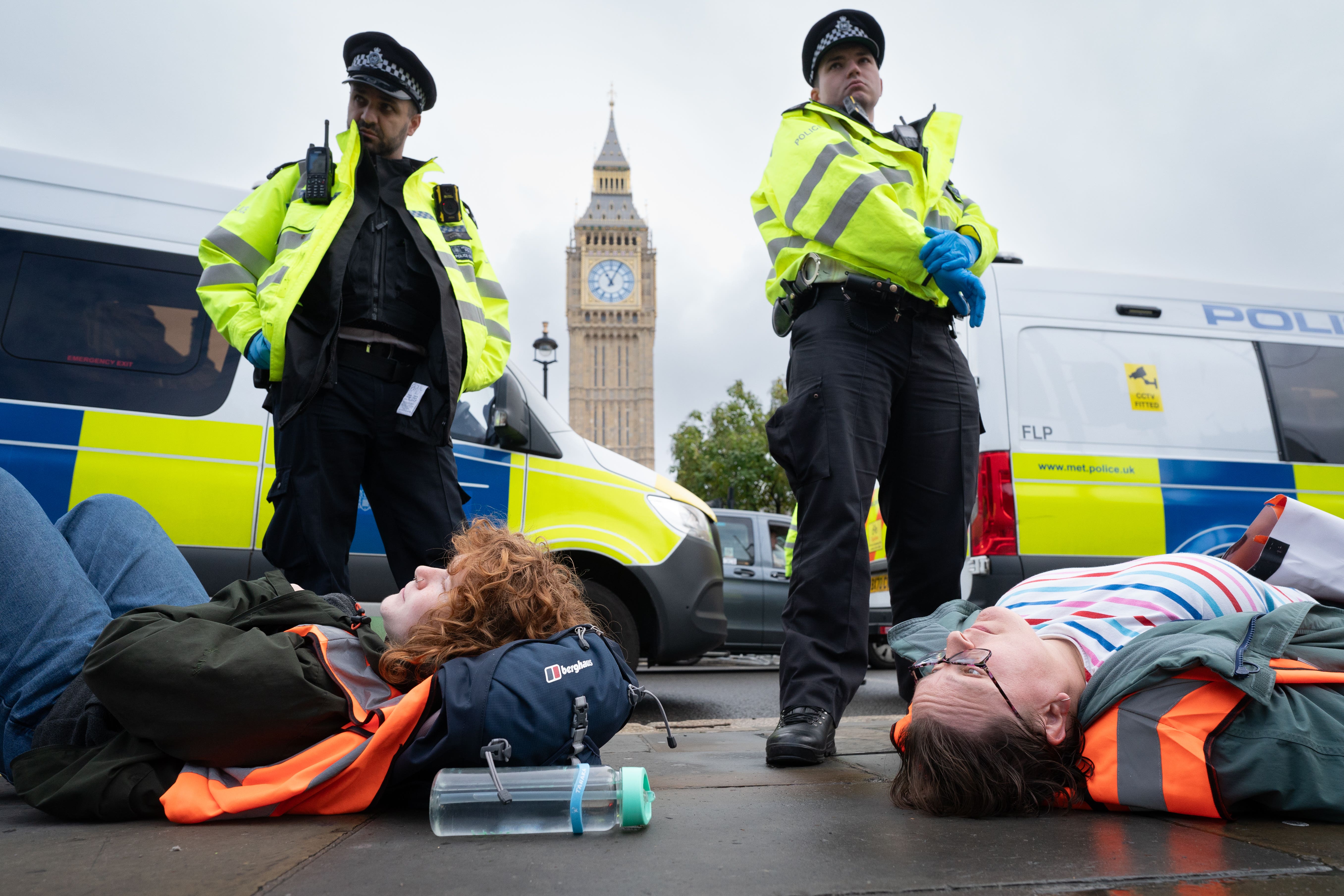 Blocking roads will be criminalised