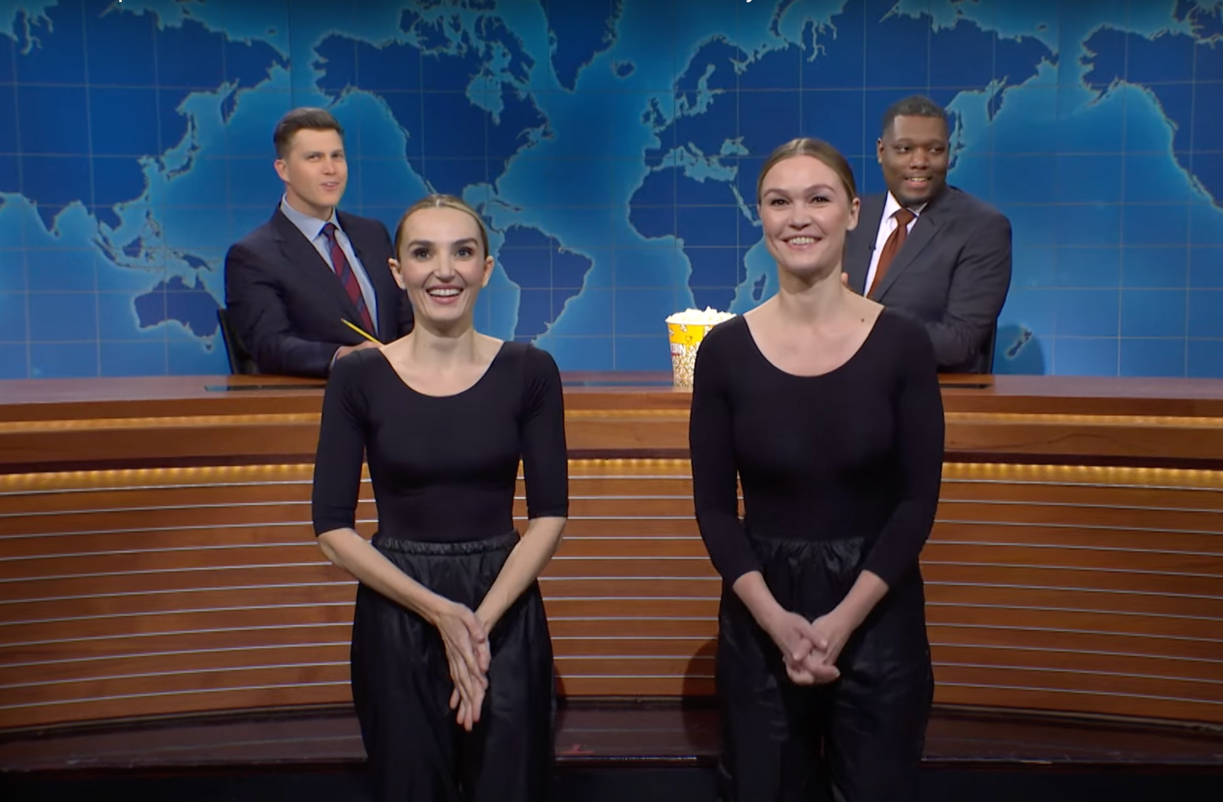 Julia Stiles joined Chloe Fineman on SNL’s Weekend Update where she reprised her role as Sara from the 2001 film Save the Last Dance