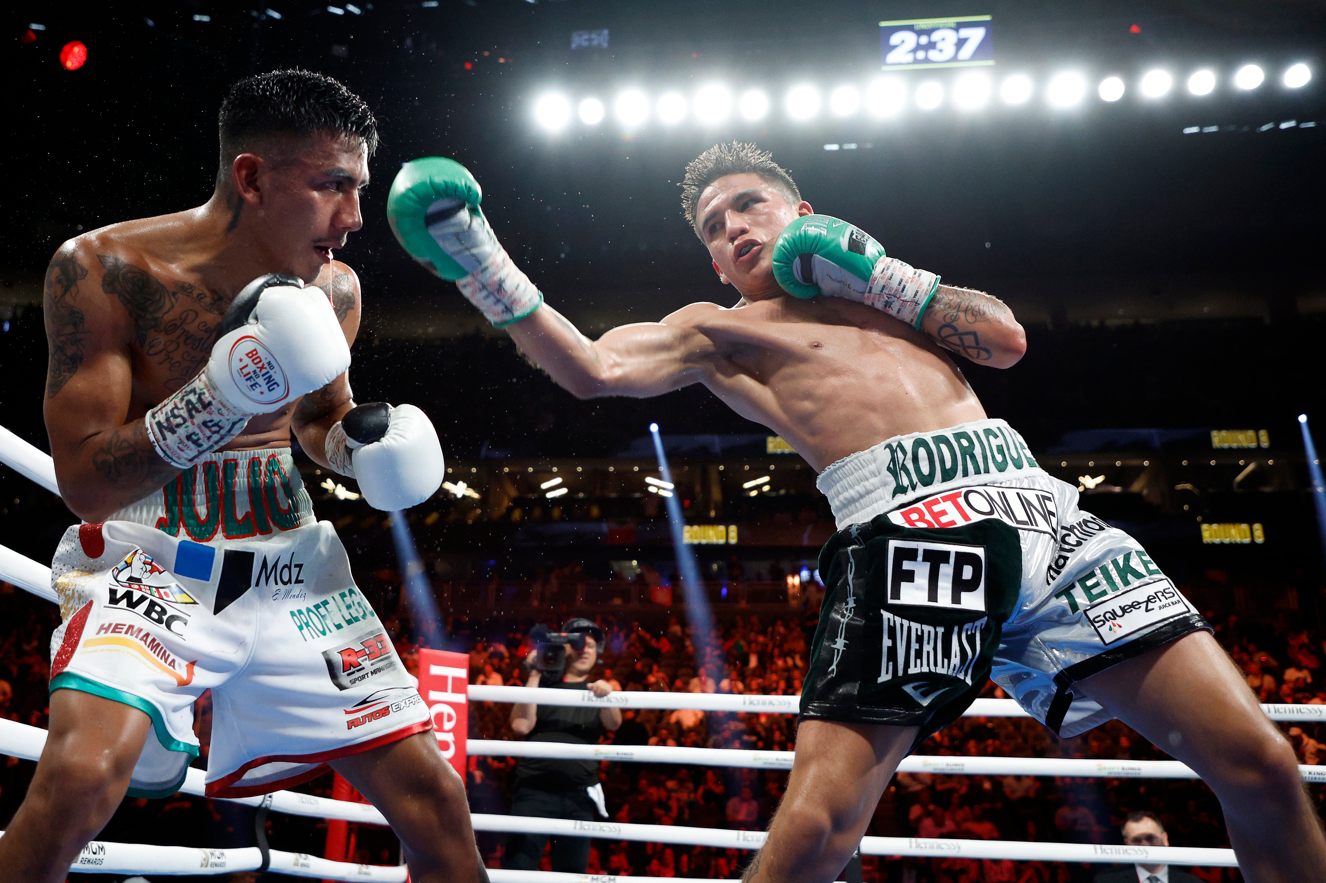 Rodriguez, right, beat Israel Gonzalez on all three scorecards in September