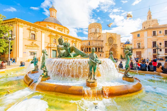 <p>Turia Fountain, one of the many ornate features found in Valencia </p>