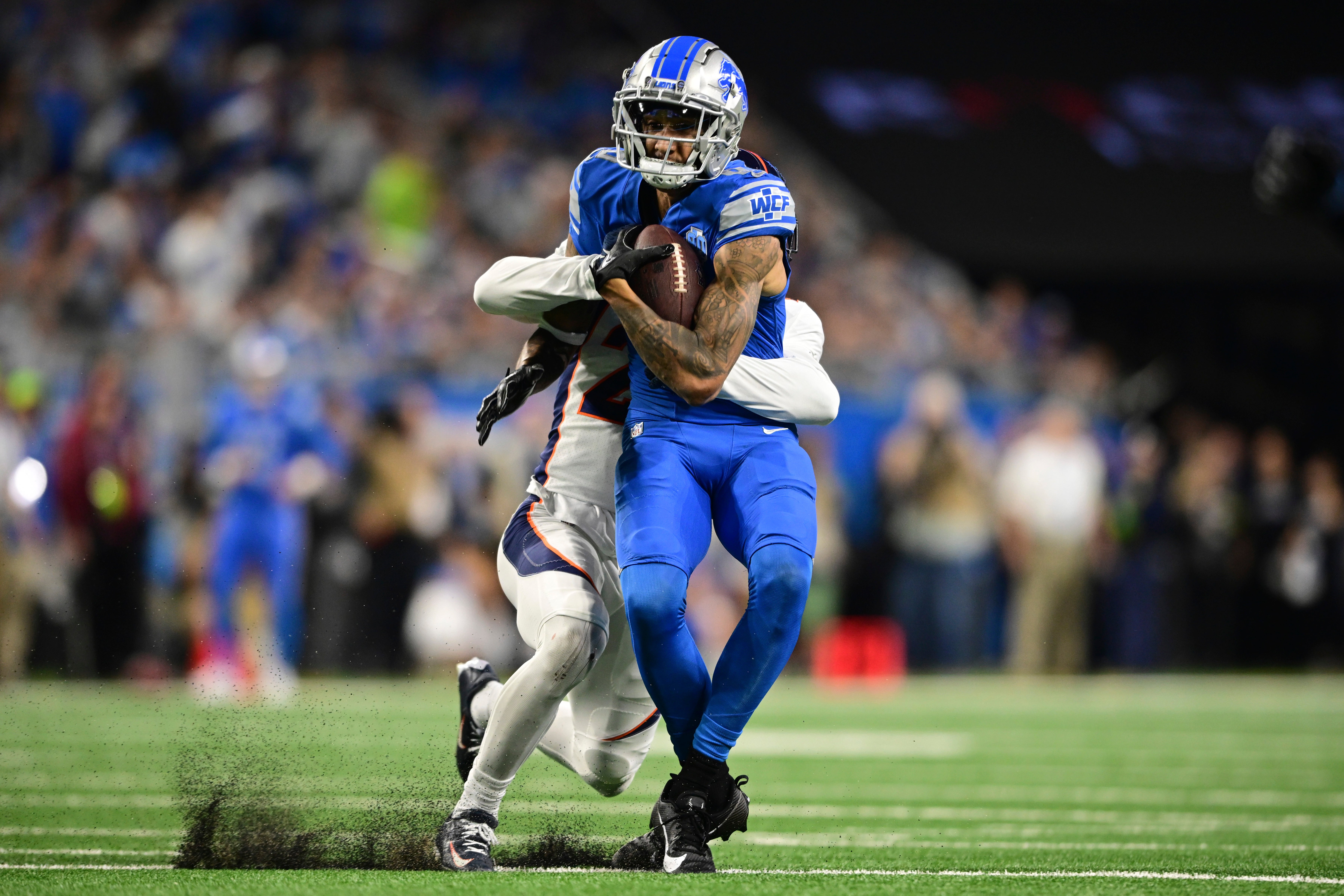 Broncos Lions Football