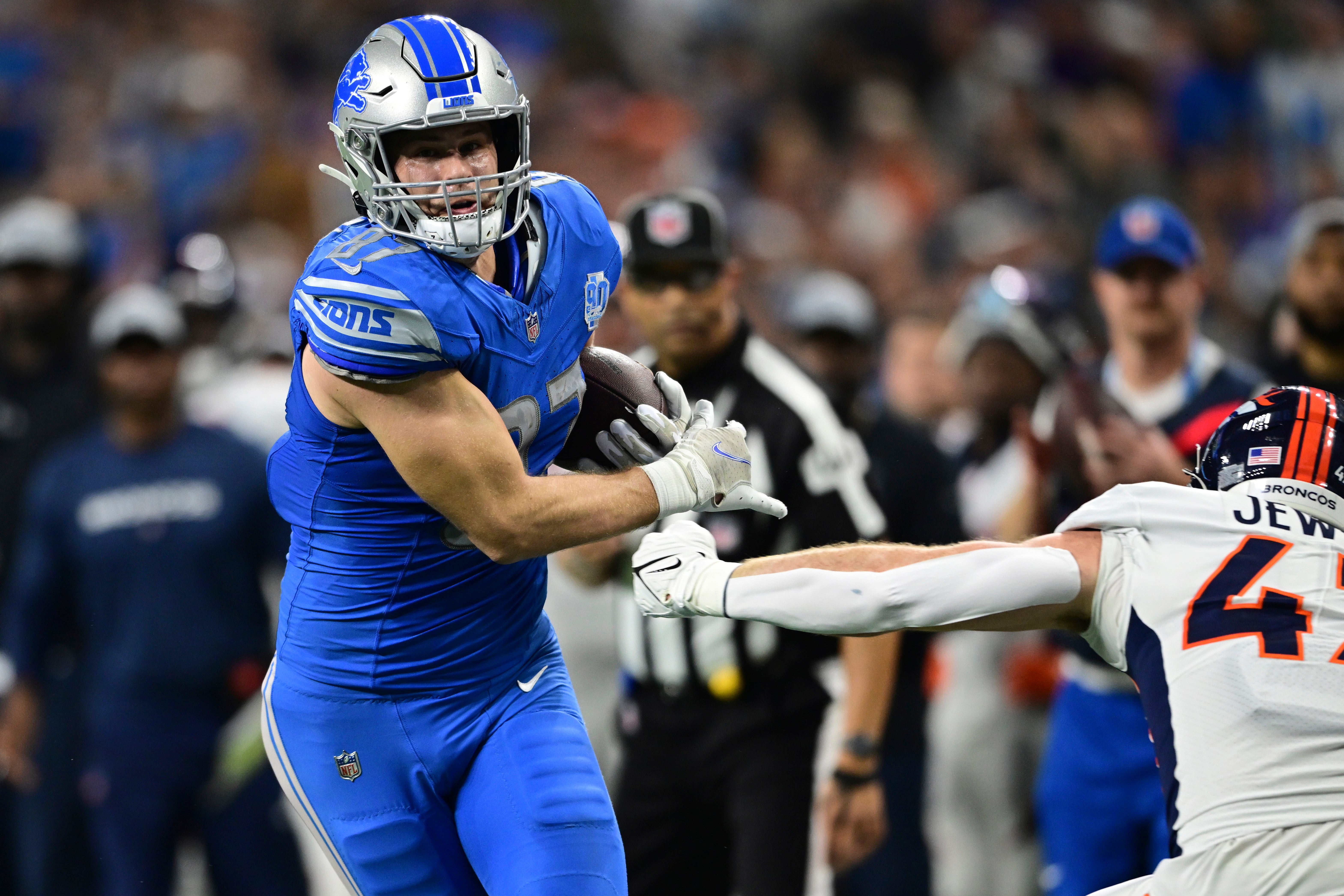 Broncos Lions Football