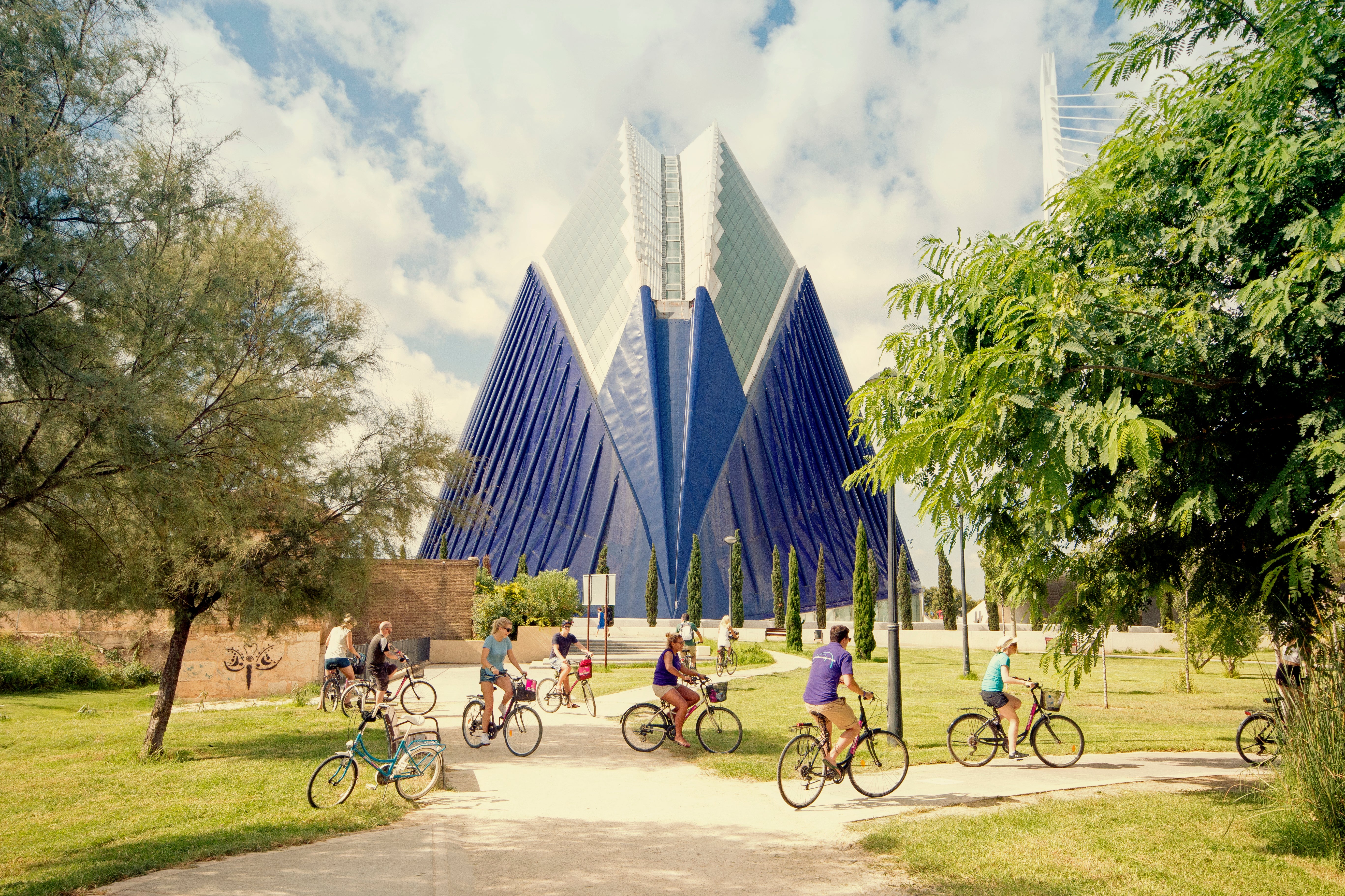 In Valencia’s Jardín del Turia, the longest urban green space in Europe, you can explore nine kilometres of intricate bridges, pine trees, ponds and fountains