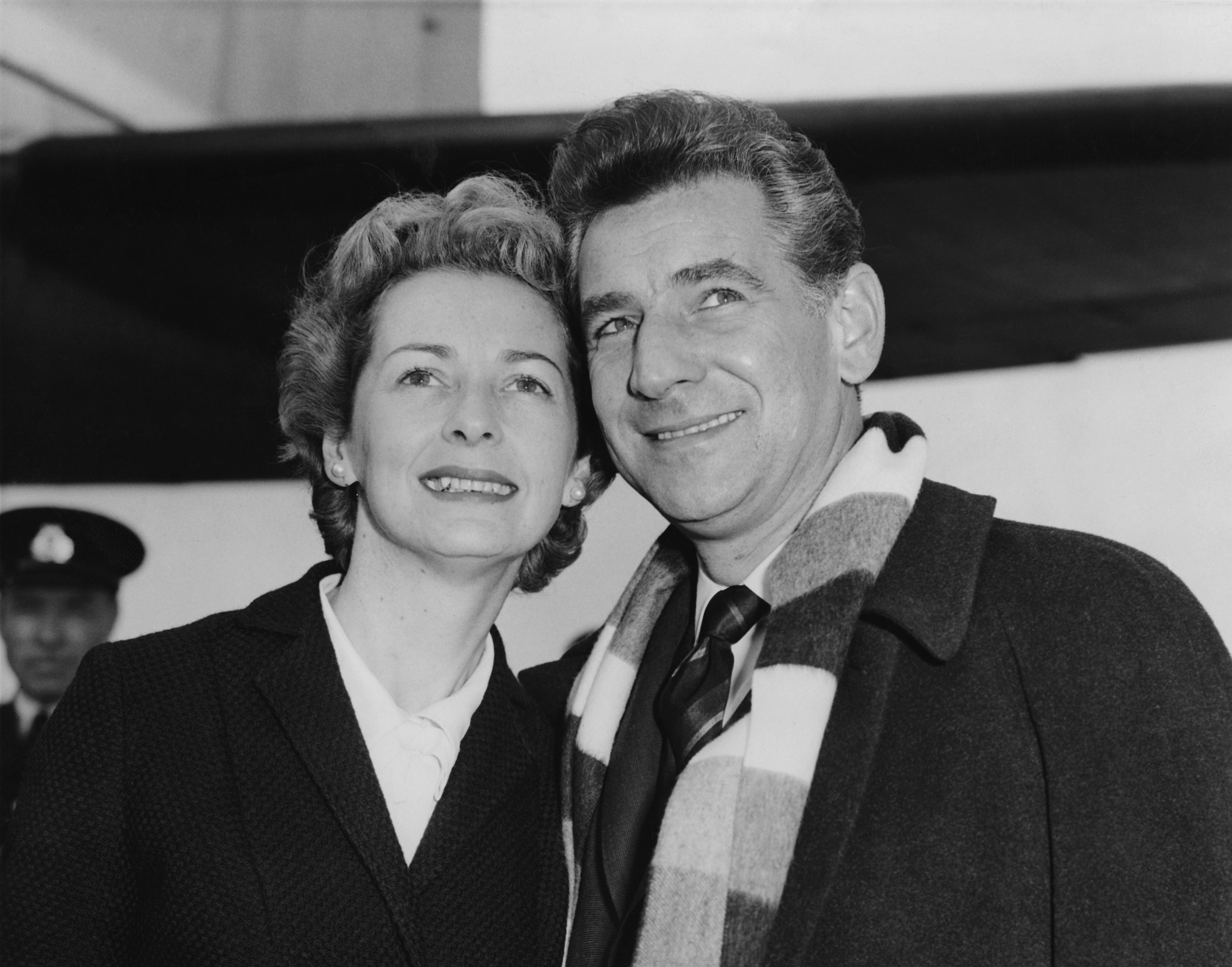 Bernstein pictured with his wife, Felicia Montealegre, in 1959