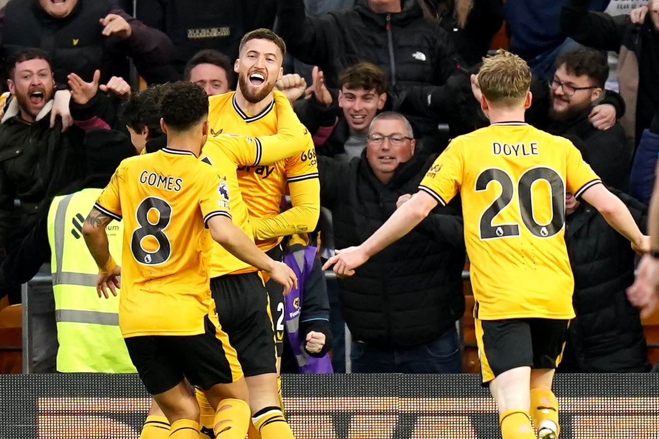 Wolves punish Raheem Sterling’s glaring miss as Chelsea’s away slump continues