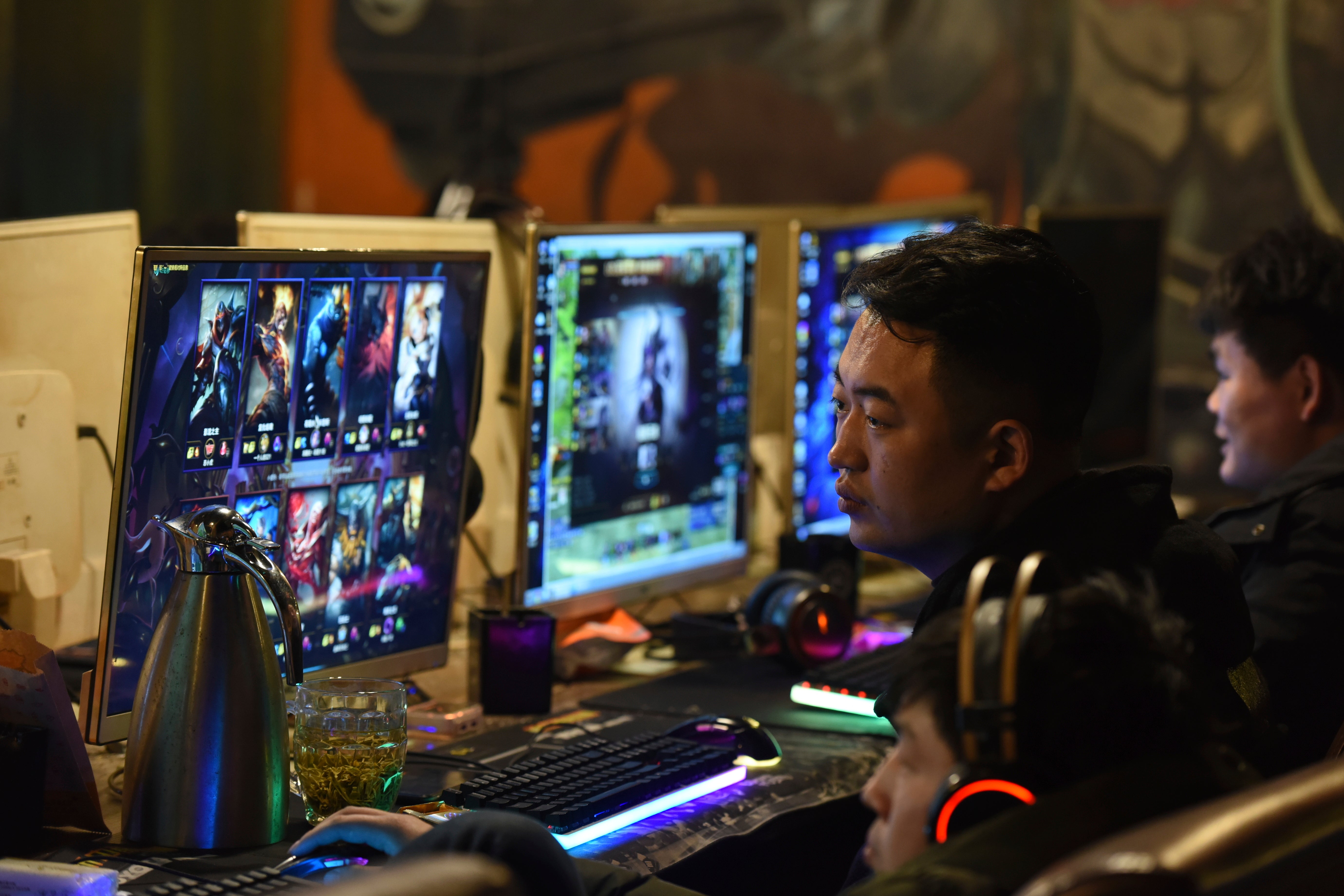 CORRECTION China Online Games