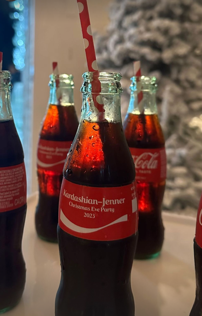 Kim showed custom Coca-Cola bottles served during the night