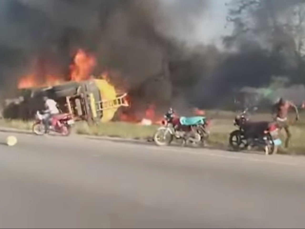 Screengrab. A gasoline tanker collided and overturned into a ditch along a road in Totota, approximately 130km away from the capital, Monrovia