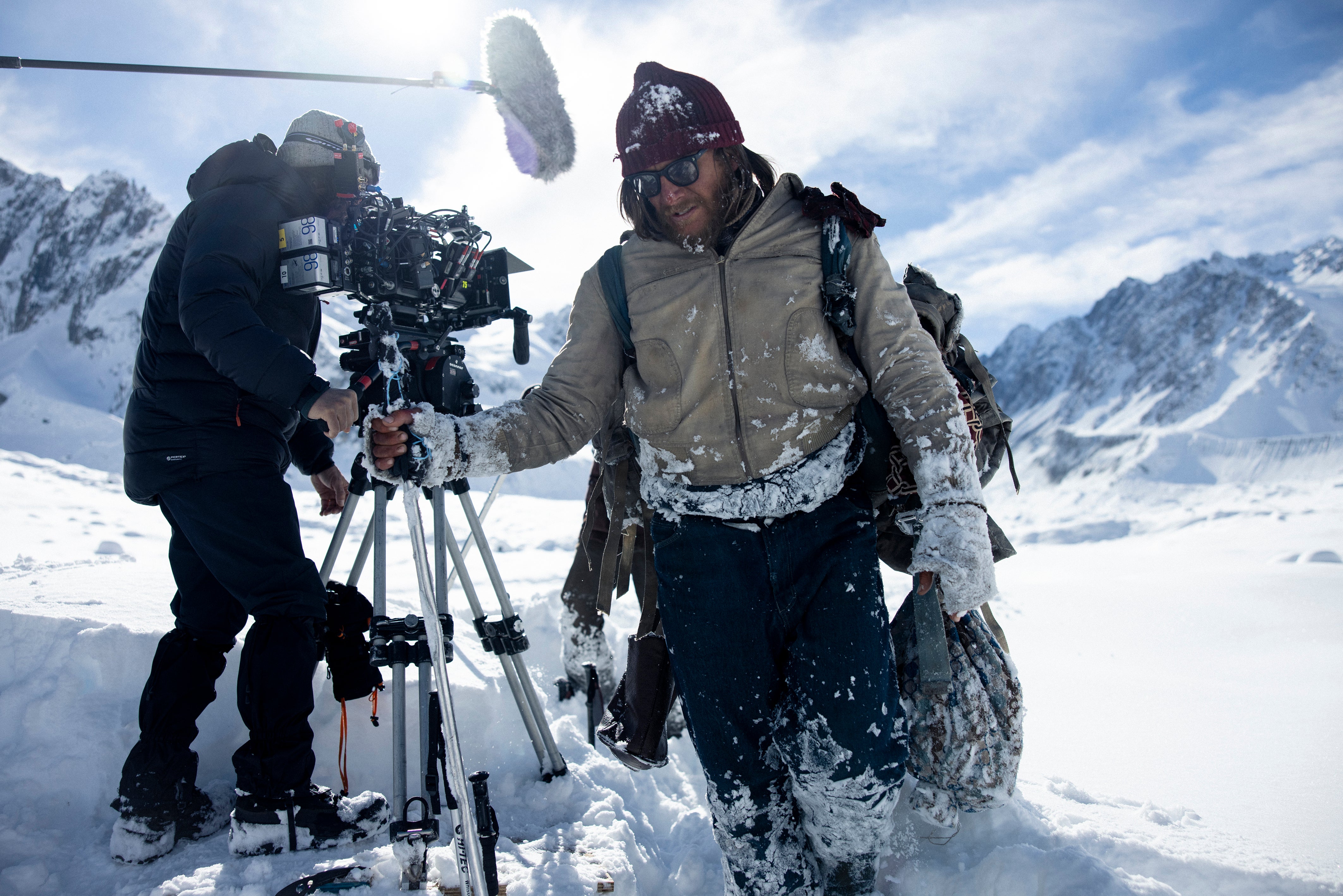 Director J.A Bayona prioritised authenticity and realism, which often meant fliming in difficult conditions in the Sierra Nevada mountains