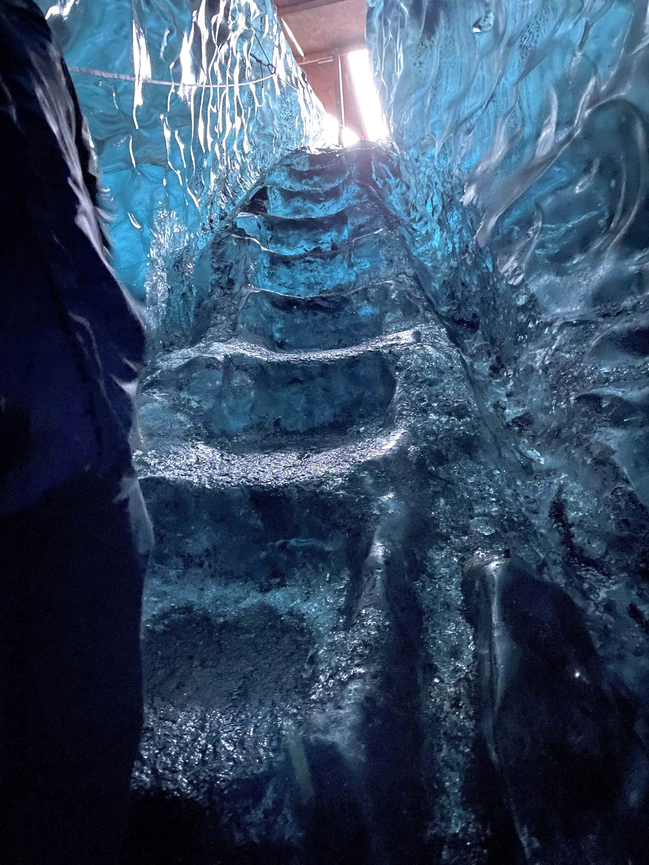 Travel-Embracing Winter