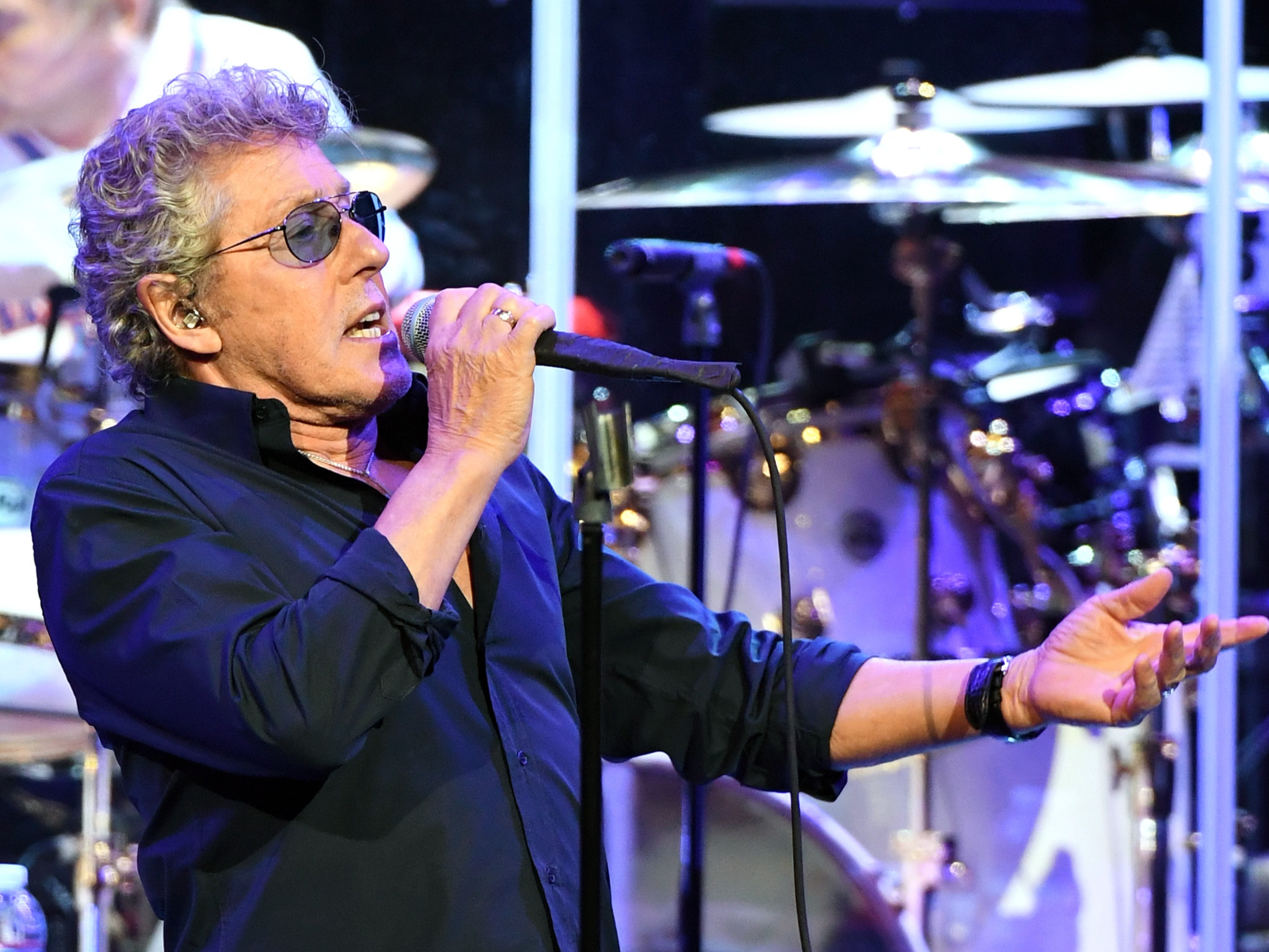 Roger Daltrey hit out at NHS executive salaries