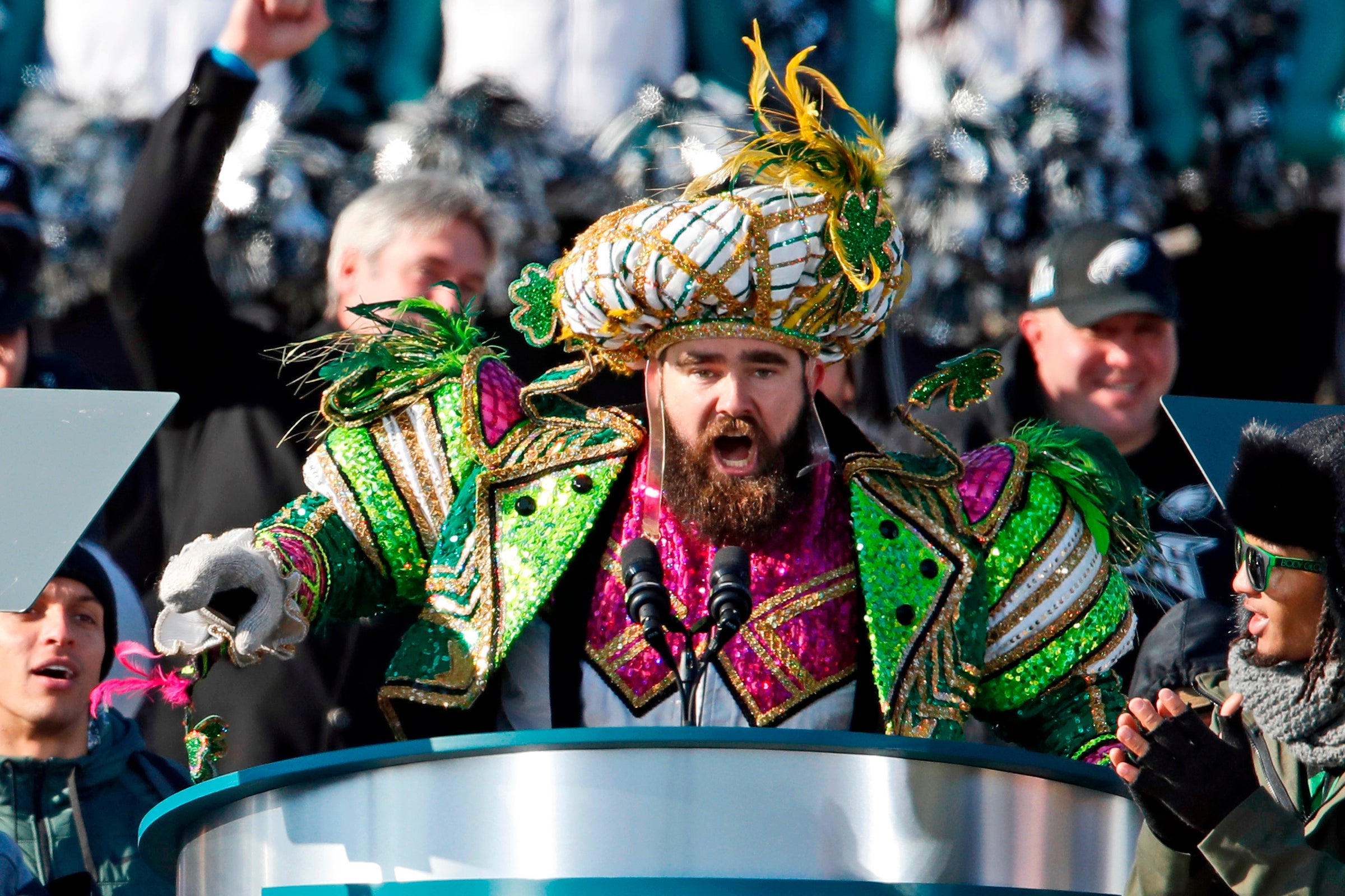 Eagles Kelce Retires Football