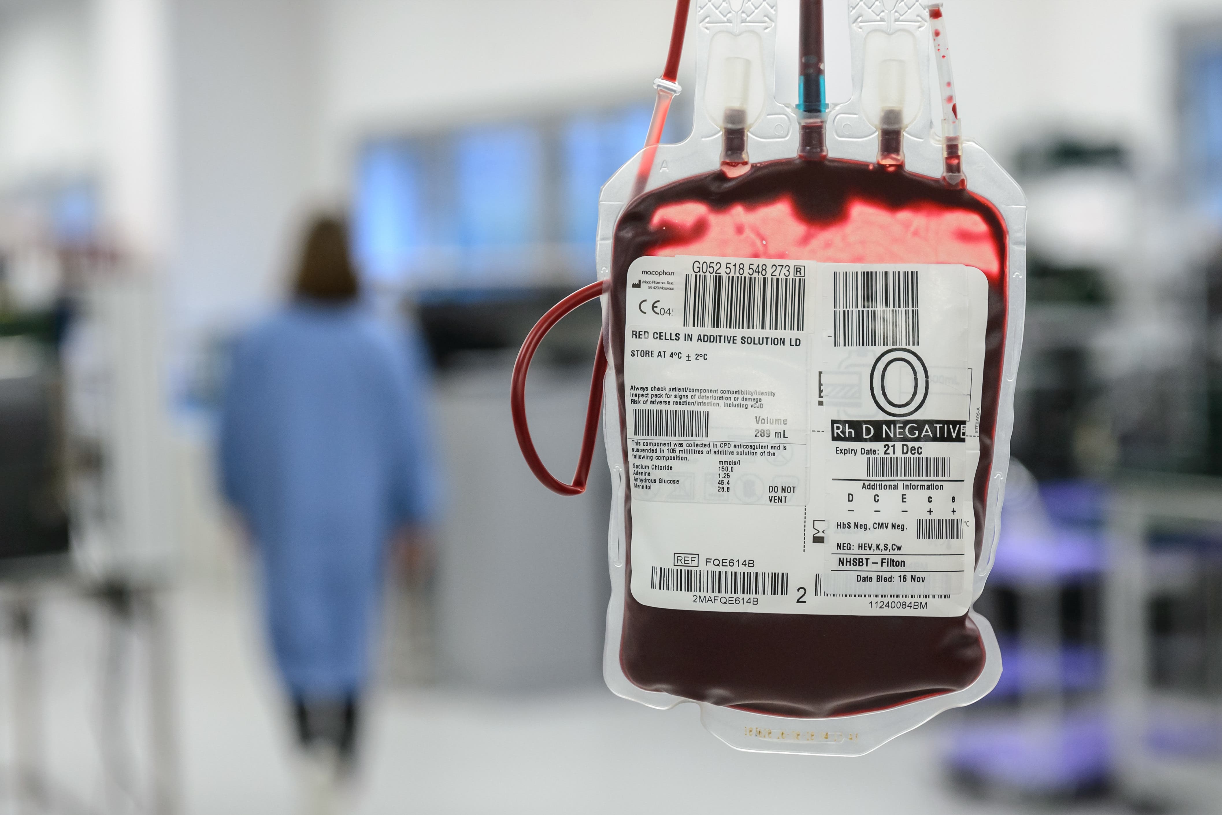 NHS need younger people to urgently donate their blood to substitute the elderly