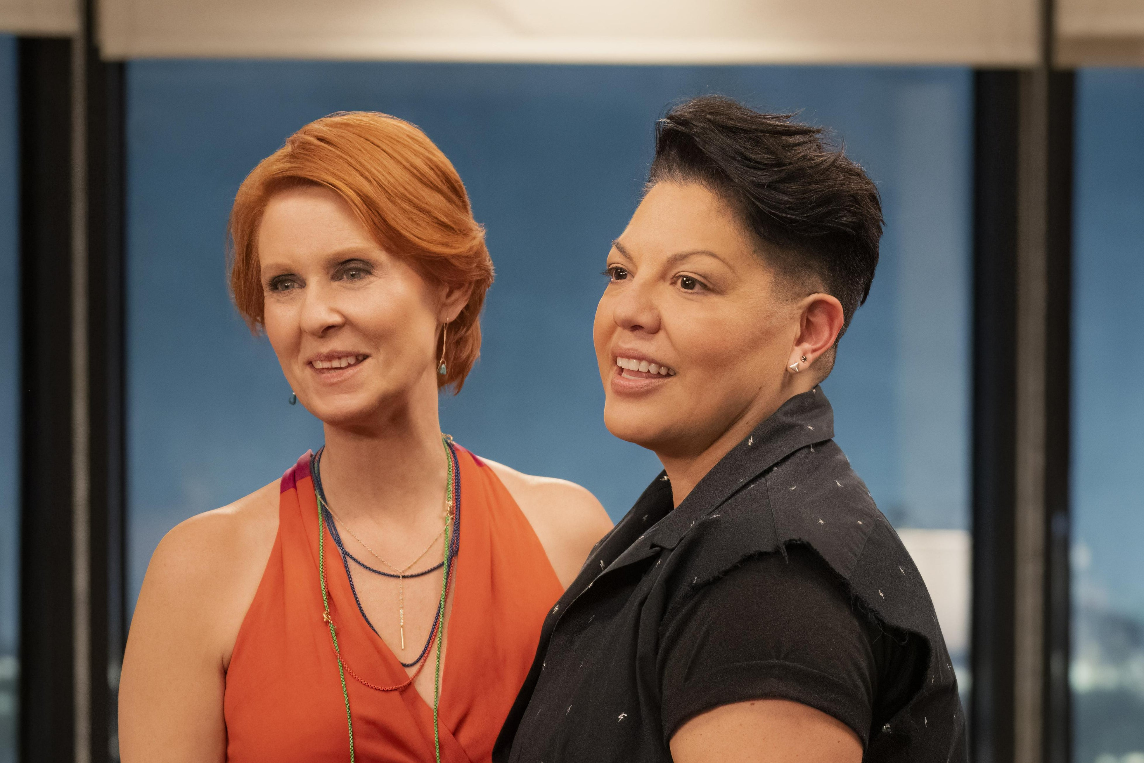 Miranda (Cynthia Nixon) and Che (Sara Ramírez) in ‘And Just Like That’