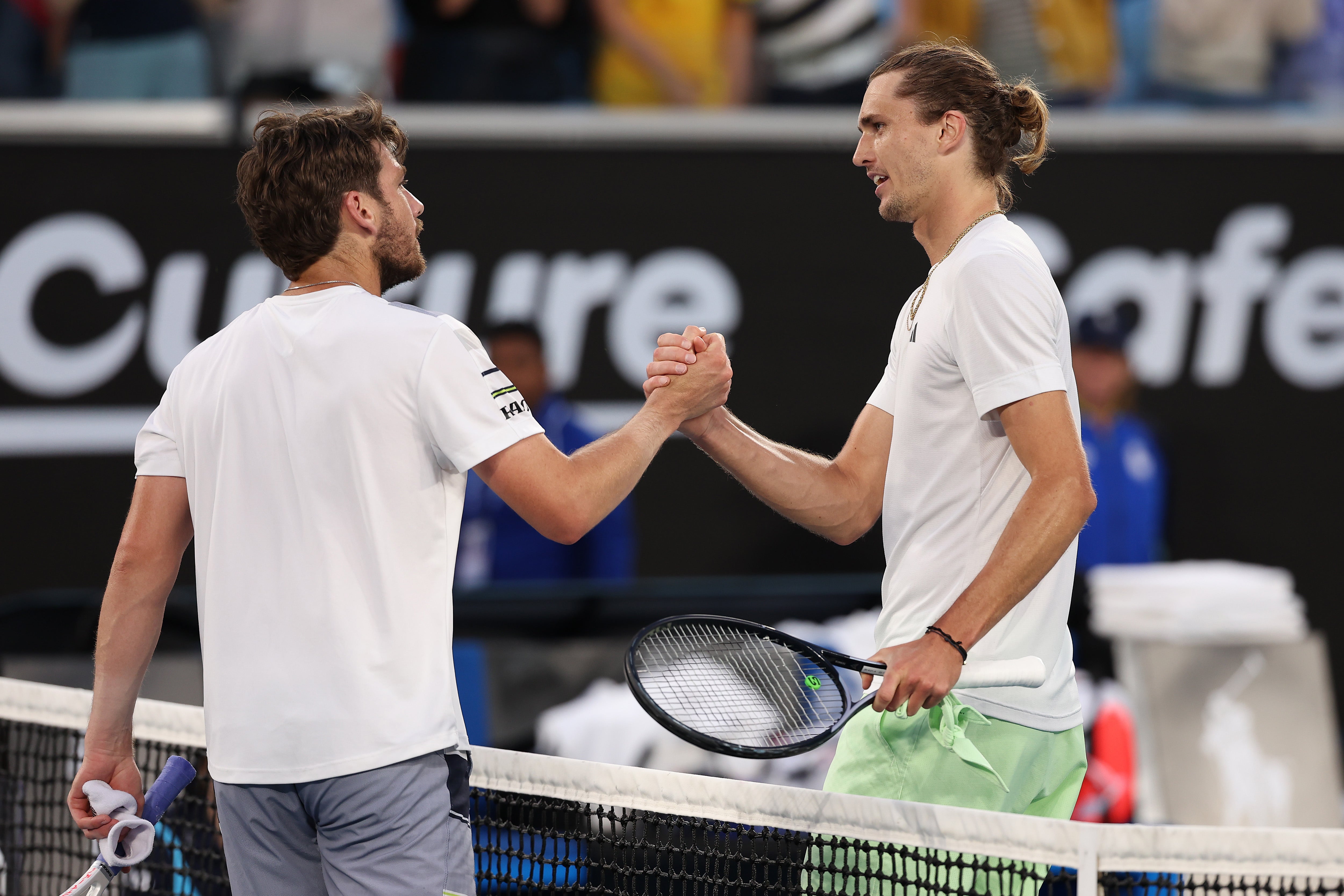 Alexander Zverev triumphed in the fourth round after more than four hours of action