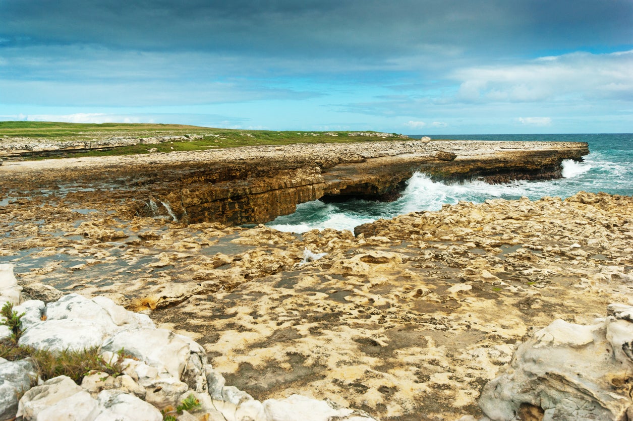 Betty’s Hope sits less than 15 minutes away from Devil’s Bridge by car