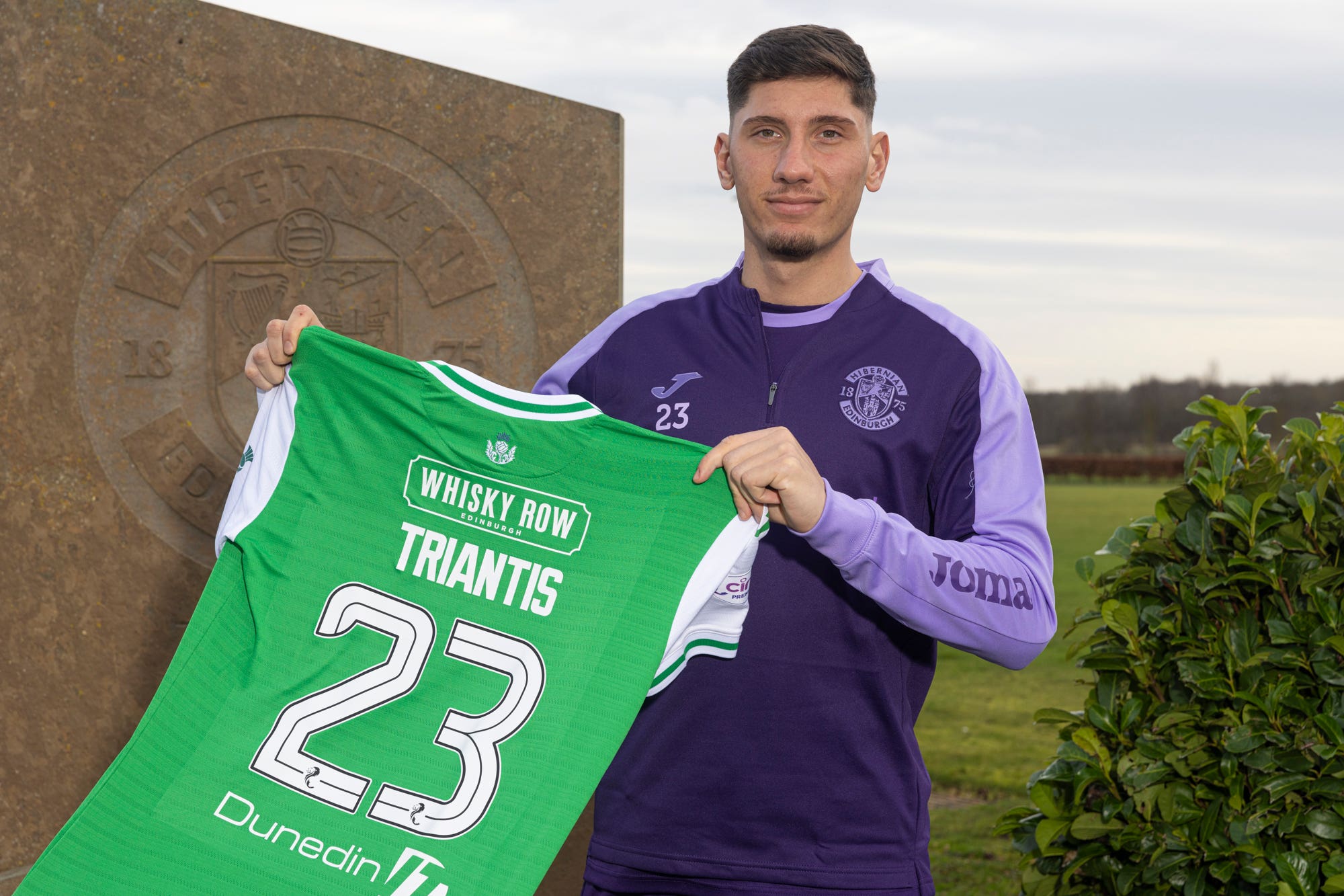 Hibernian have signed Sunderland defender Nectar Triantis (handout/Hibernian FC)