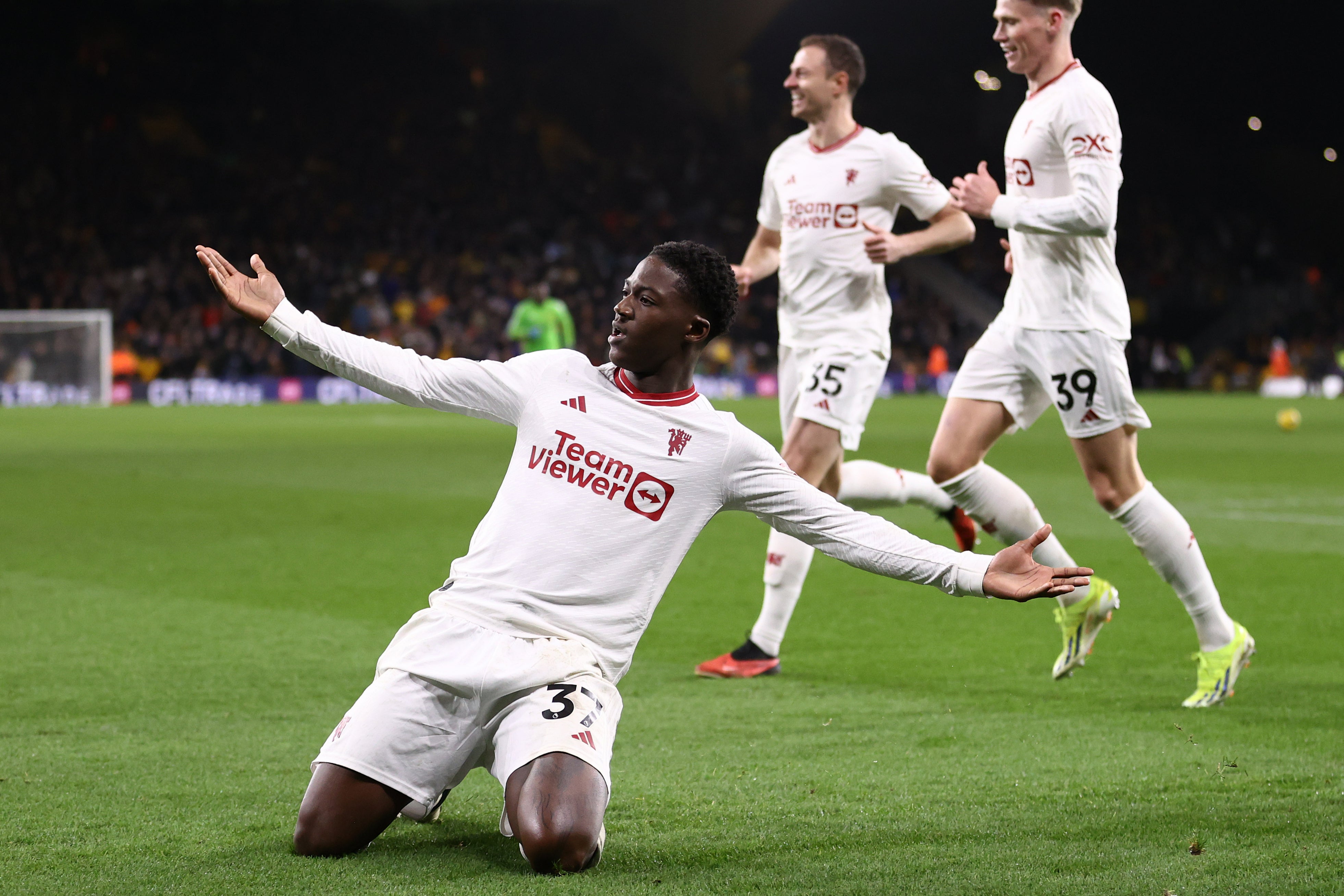 Kobbie Mainoo showed Marcus Rashford how it was done with a late winner