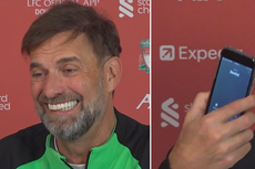 Dentist interrupts Jurgen Klopp’s press conference: ‘Might be important’