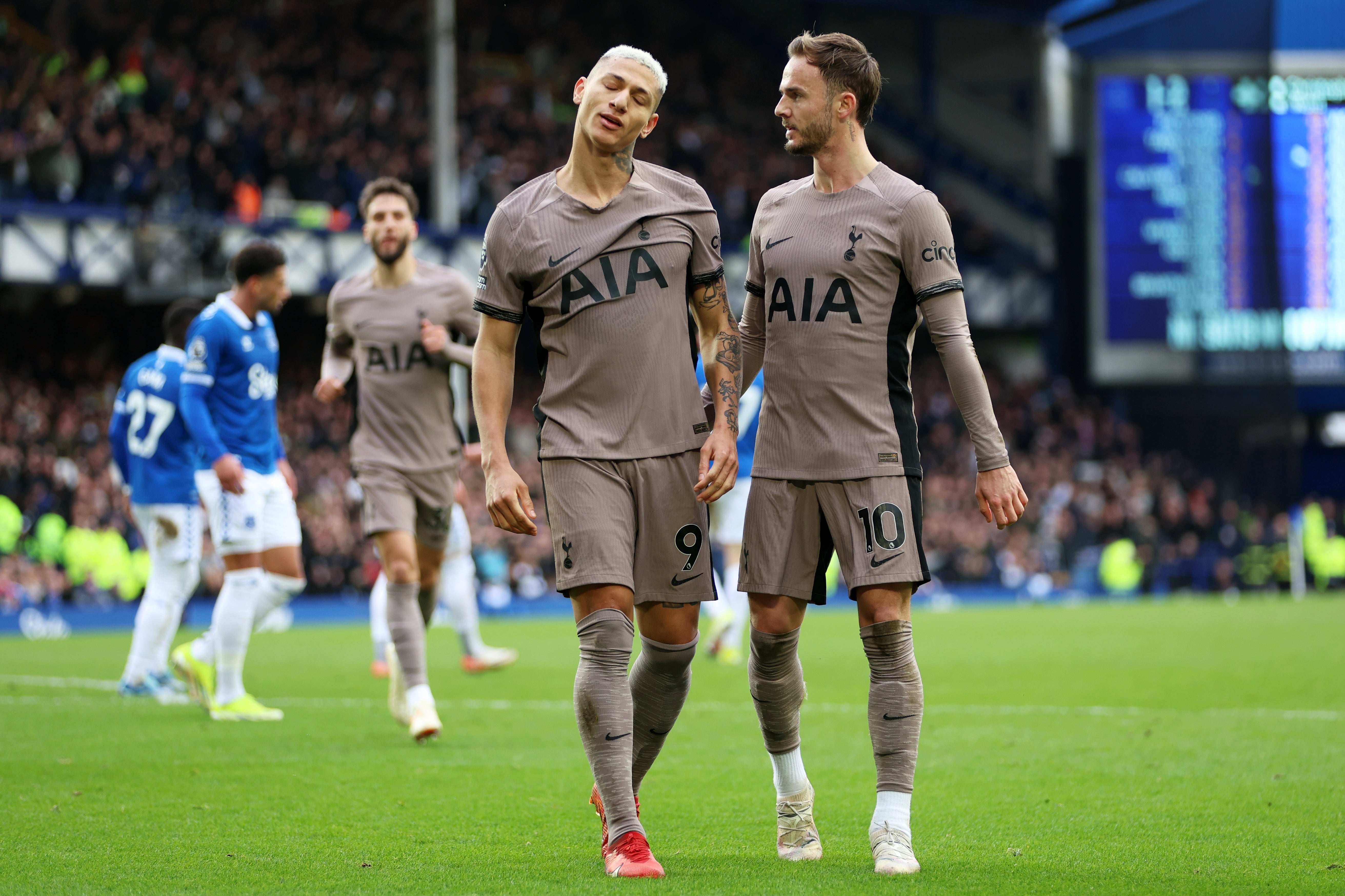 Richarlison with teammate James Maddison