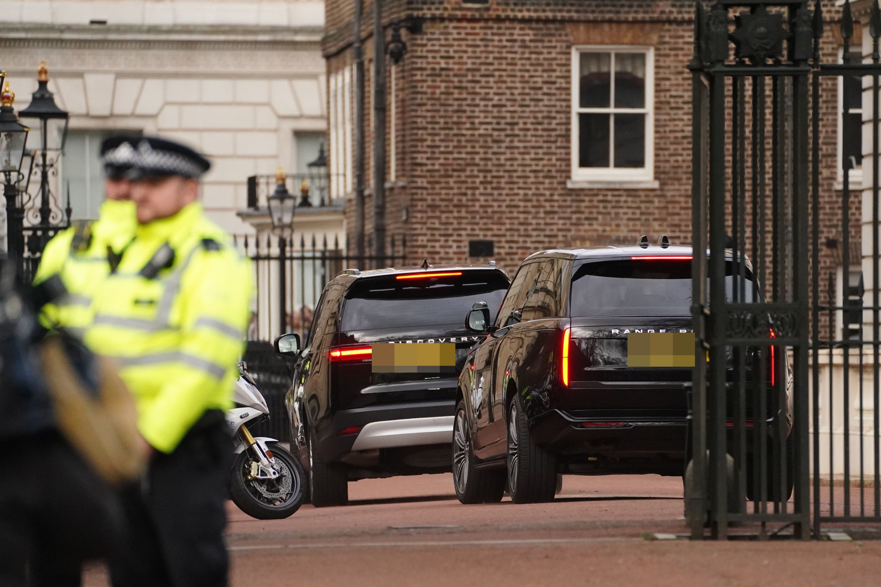 Prince Harry pictured arriving at Clarence House on Tuesday to see his father