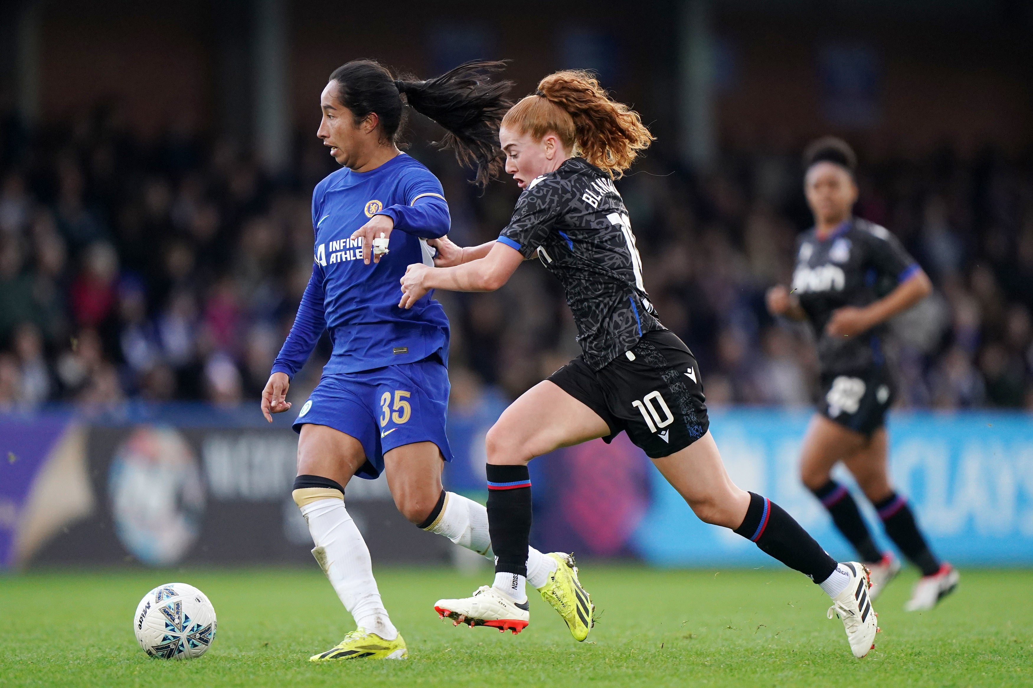 Chelsea edged to victory over Crystal Palace and reached the FA Cup quarter-finals