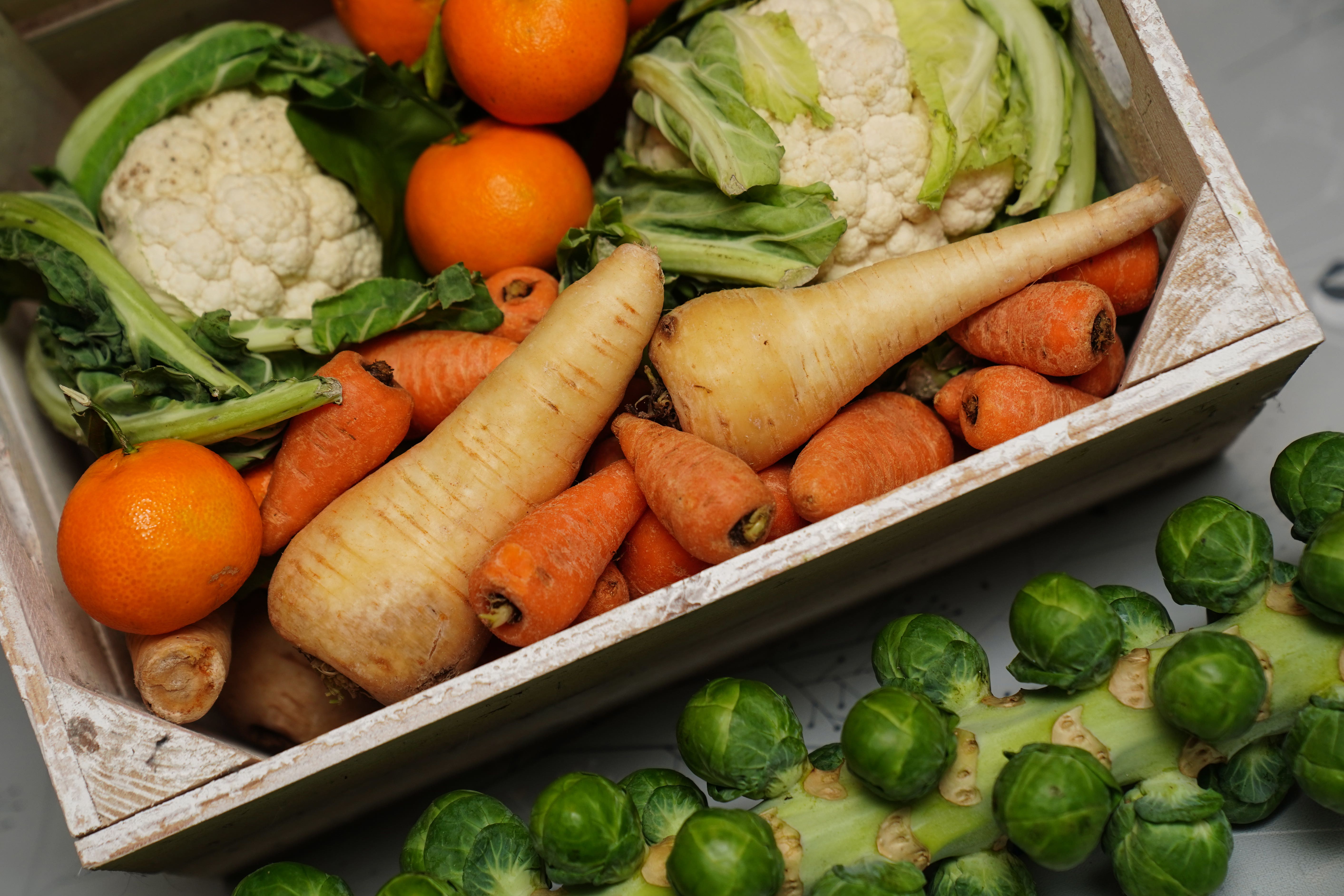 Tanto a dieta mediterrânea quanto o traço enfatizam comer muitos alimentos vegetais