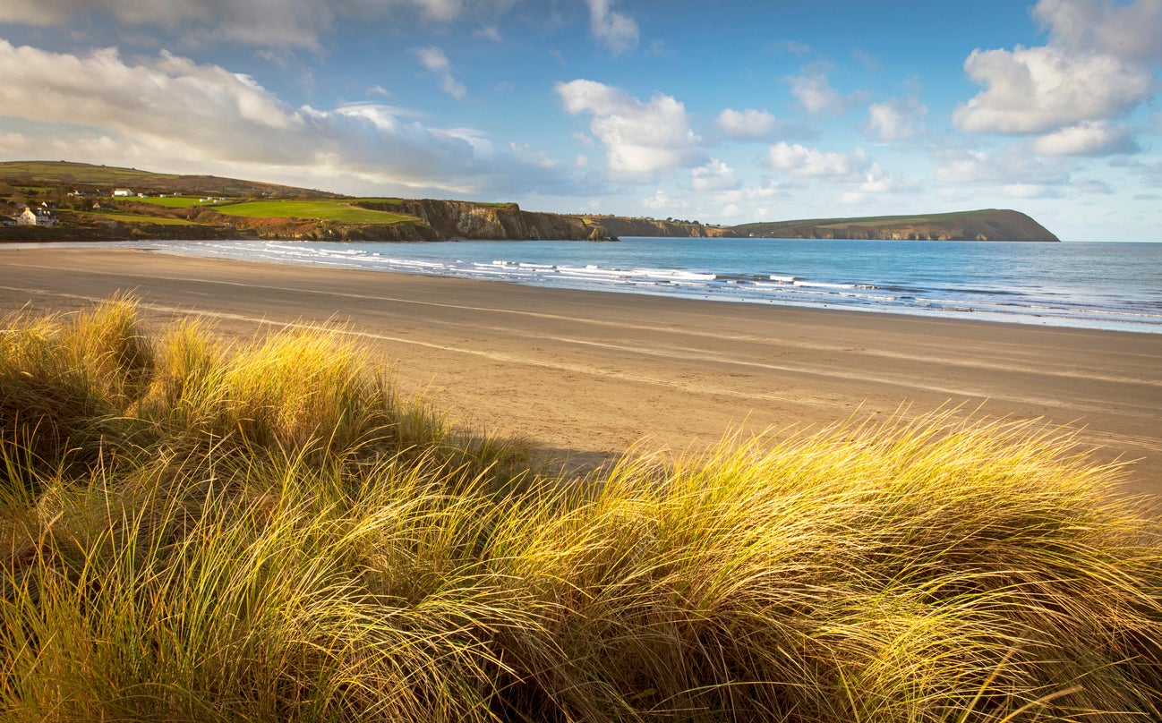 Newport Sands lies at the mouth of the River Nevern