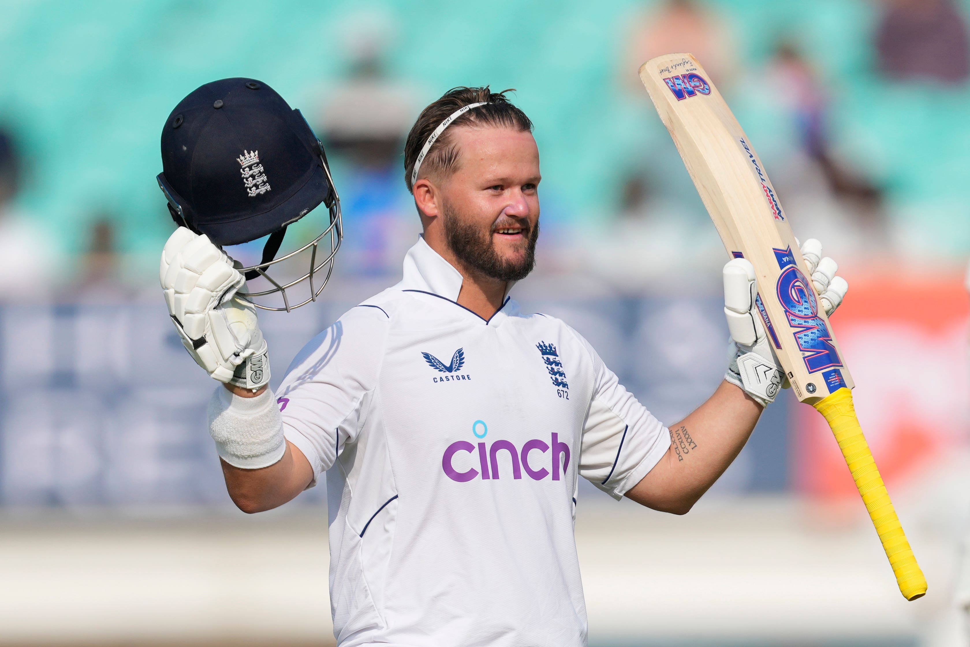 Ben Duckett reached his ton off 88 balls