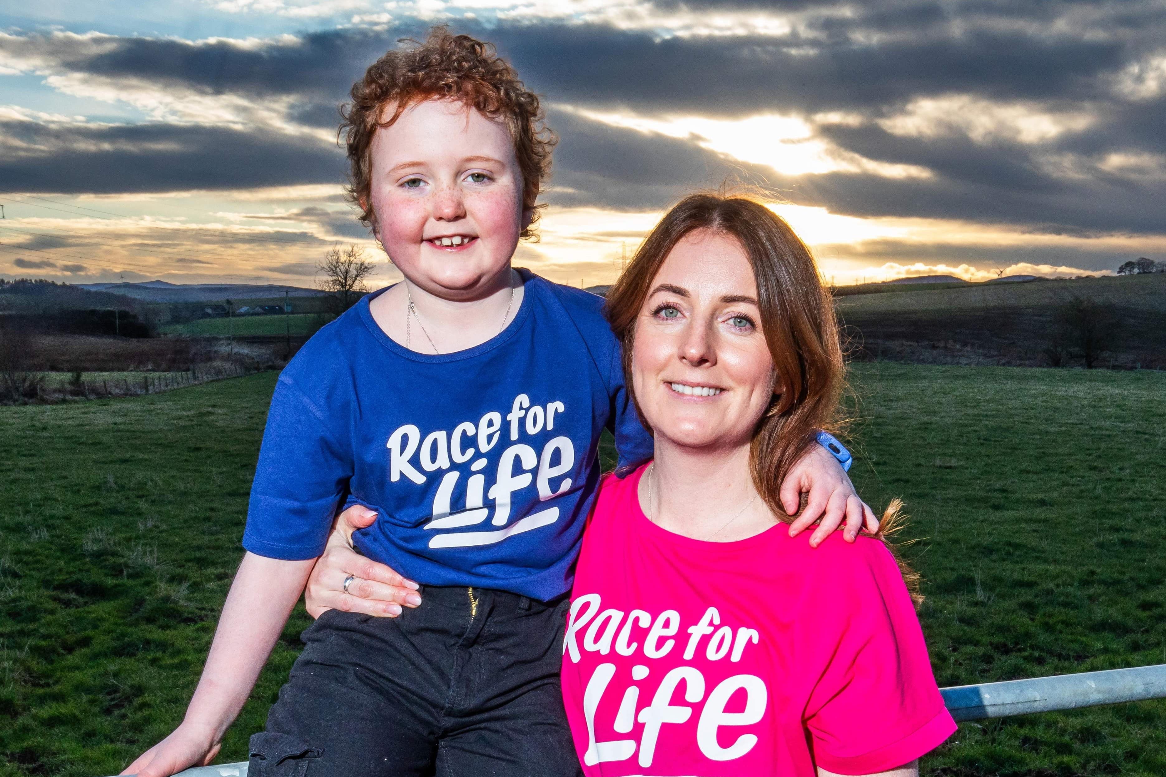 Aurora Farren with her mother Jenna (Simon Price/PA)