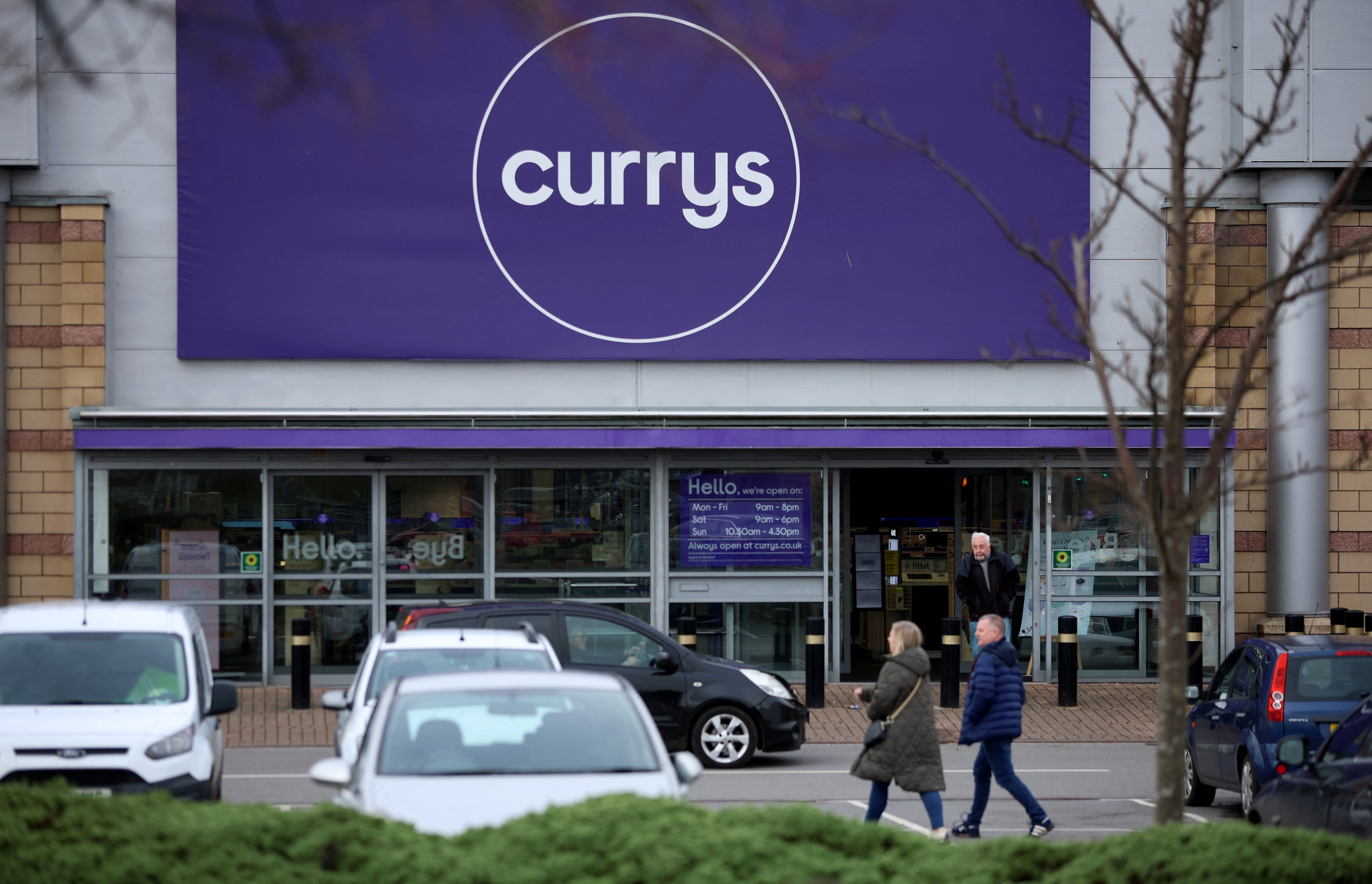 <p>Currys said its financial performance was improving despite a "muted" consumer environment and "unhelpful" cost pressures  </p>