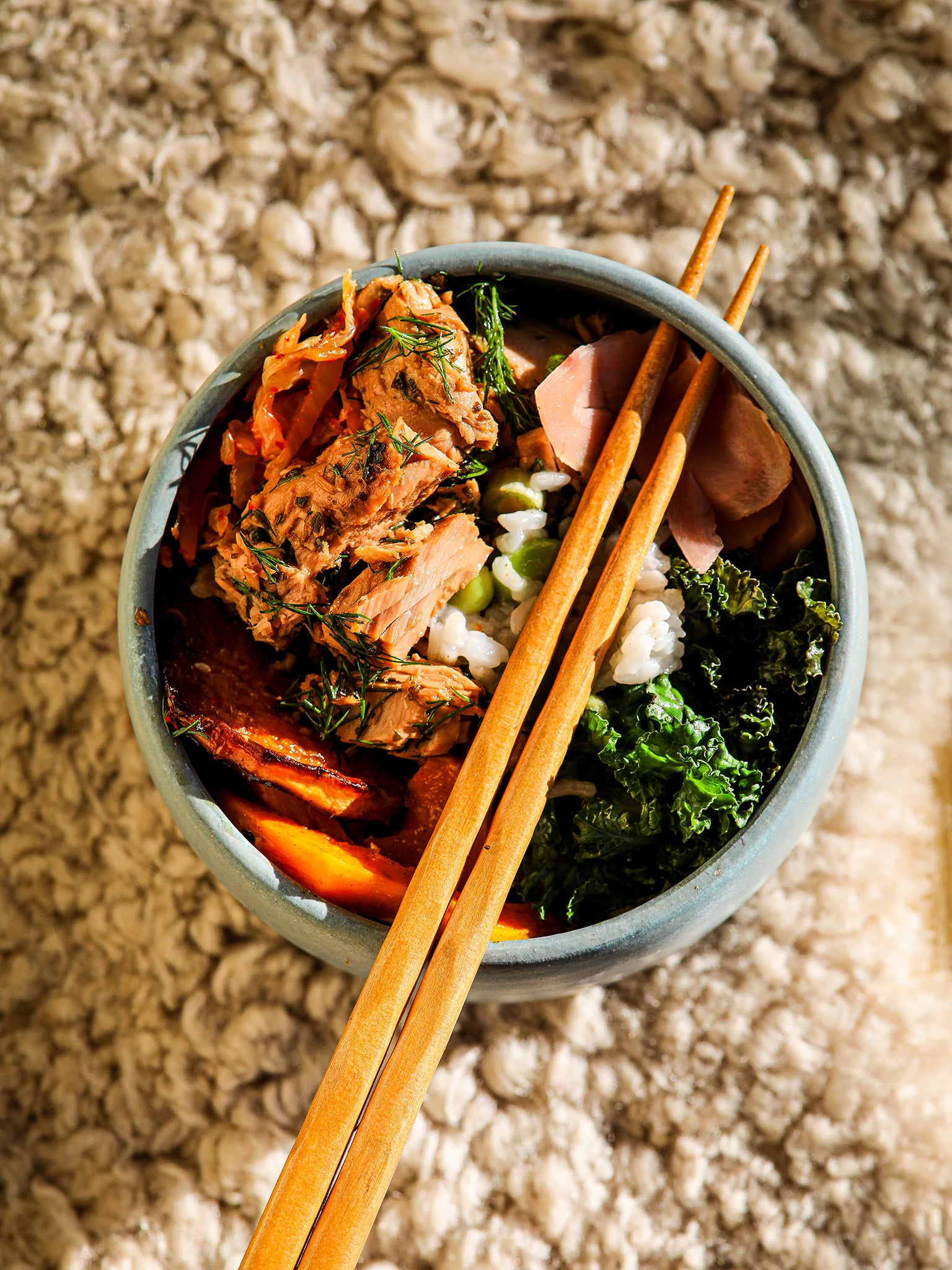 Sink your teeth into a tuna sushi bowl, a swift yet scrumptious creation