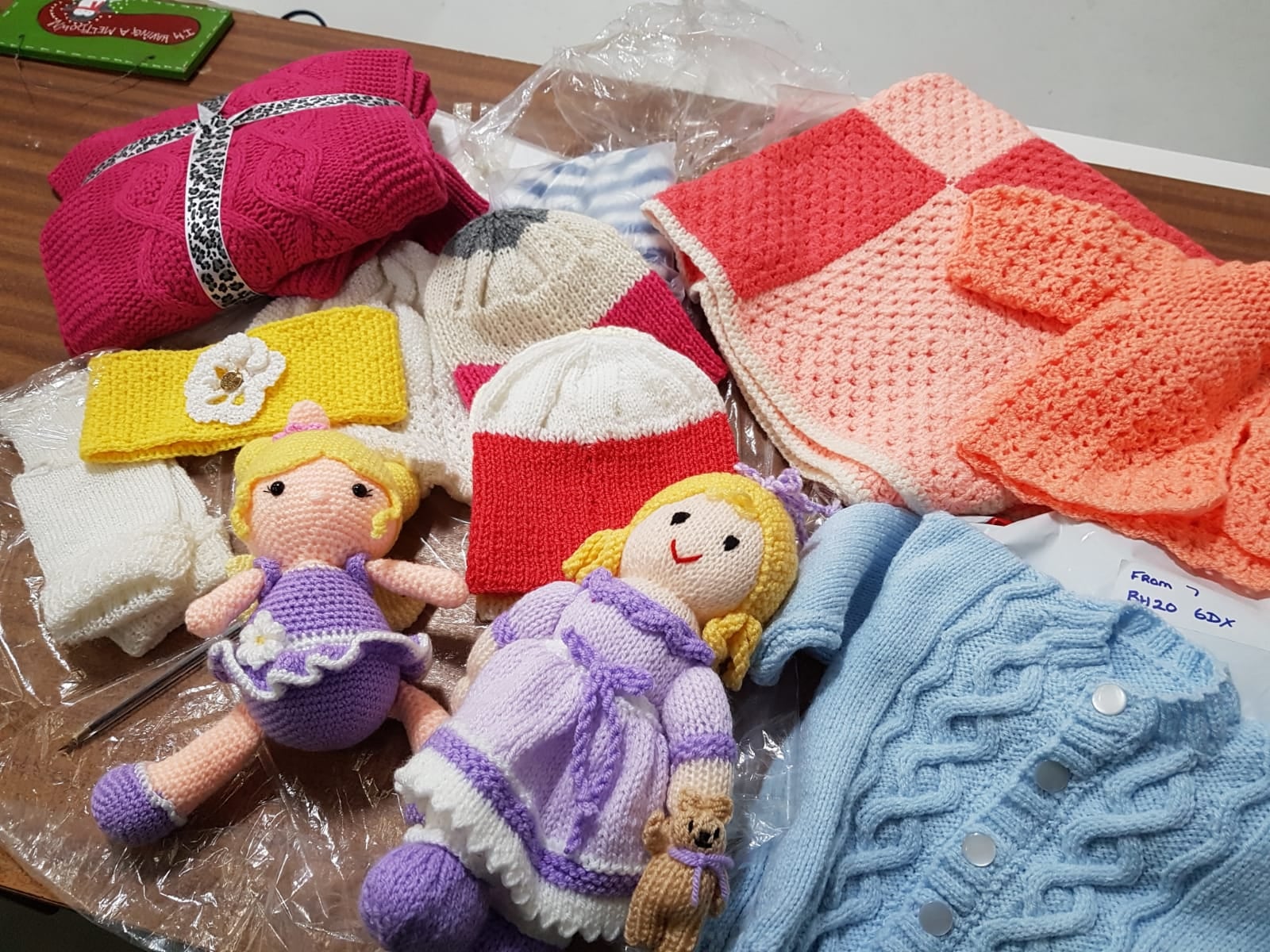 Volunteer group New Forest for Ukraine’s knitted gifts for new mothers