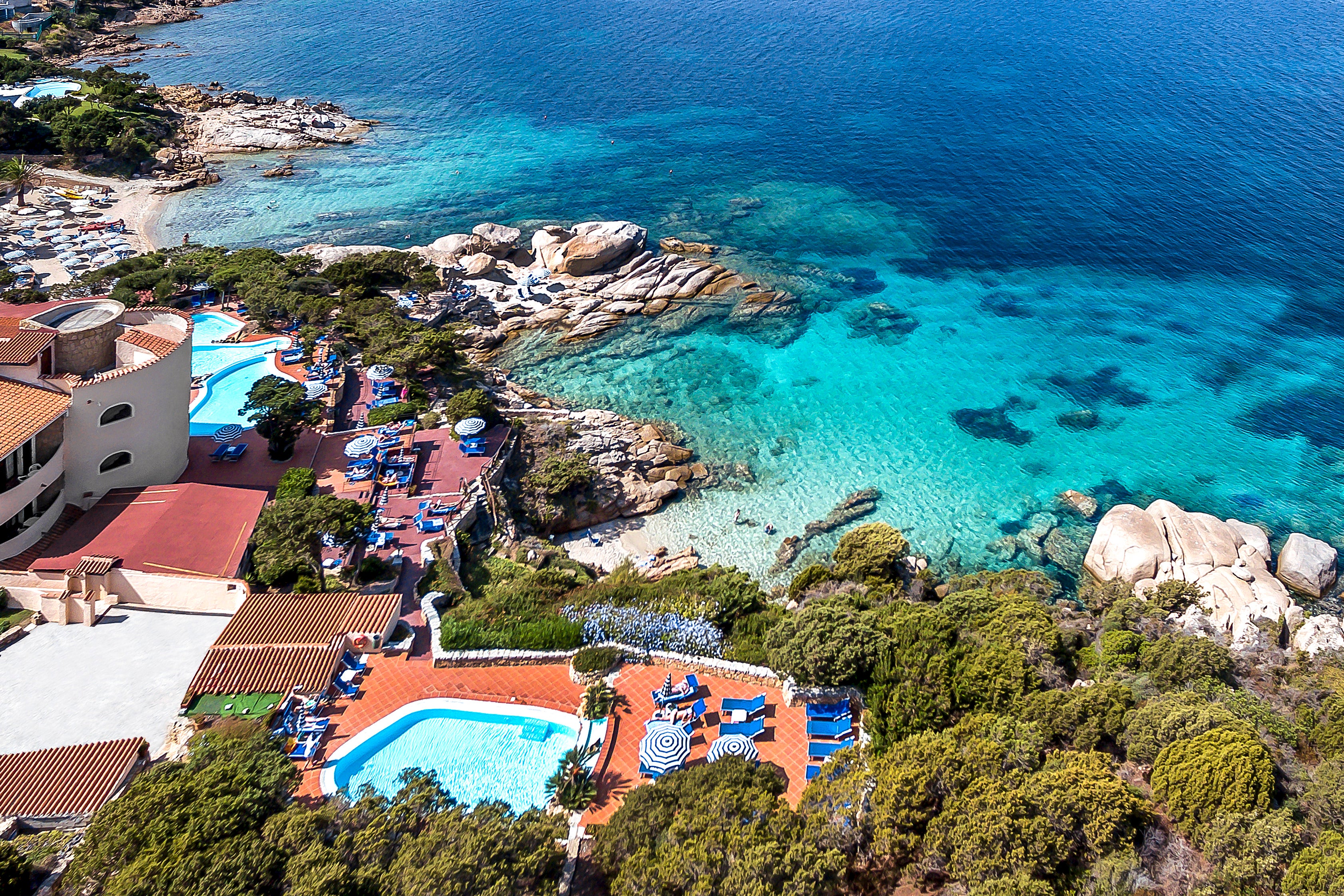 Relax on a stunning private beach at Grand Hotel Smeraldo Beach