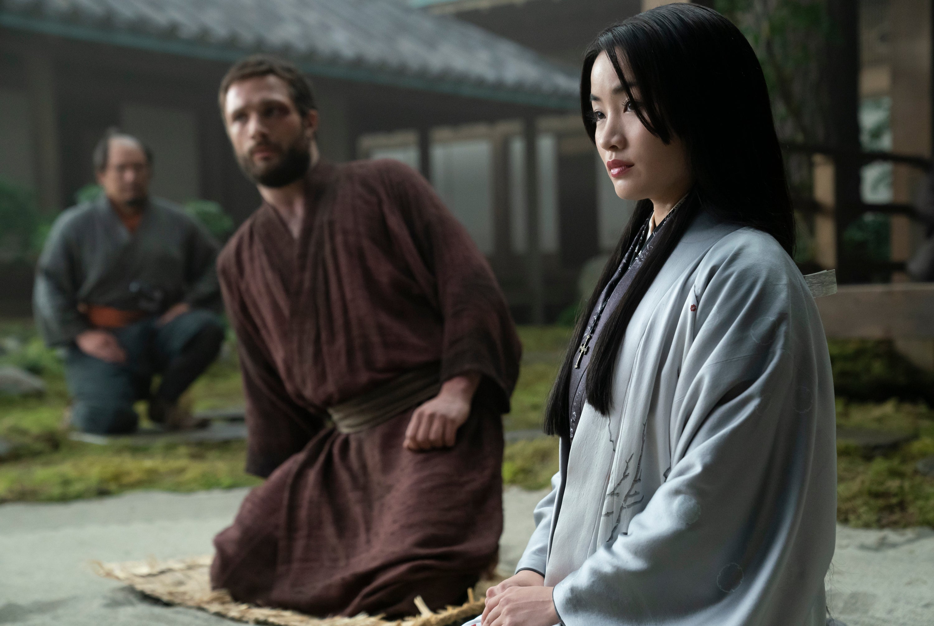 Cosmo Jarvis as John Blackthorne and Anna Sawai as Toda Mariko in ‘Shōgun'