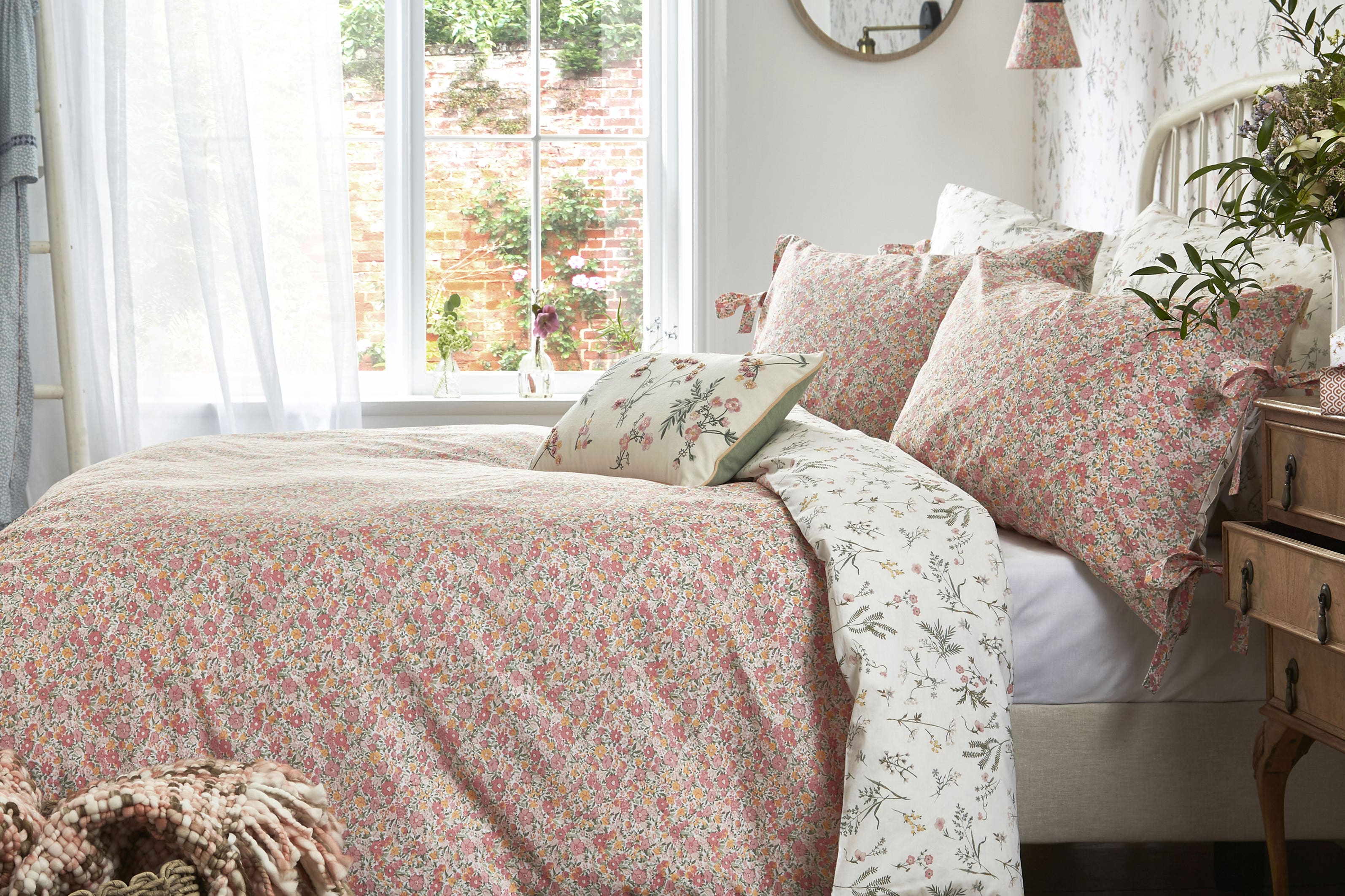 9 beautiful bedding sets to signal springtime