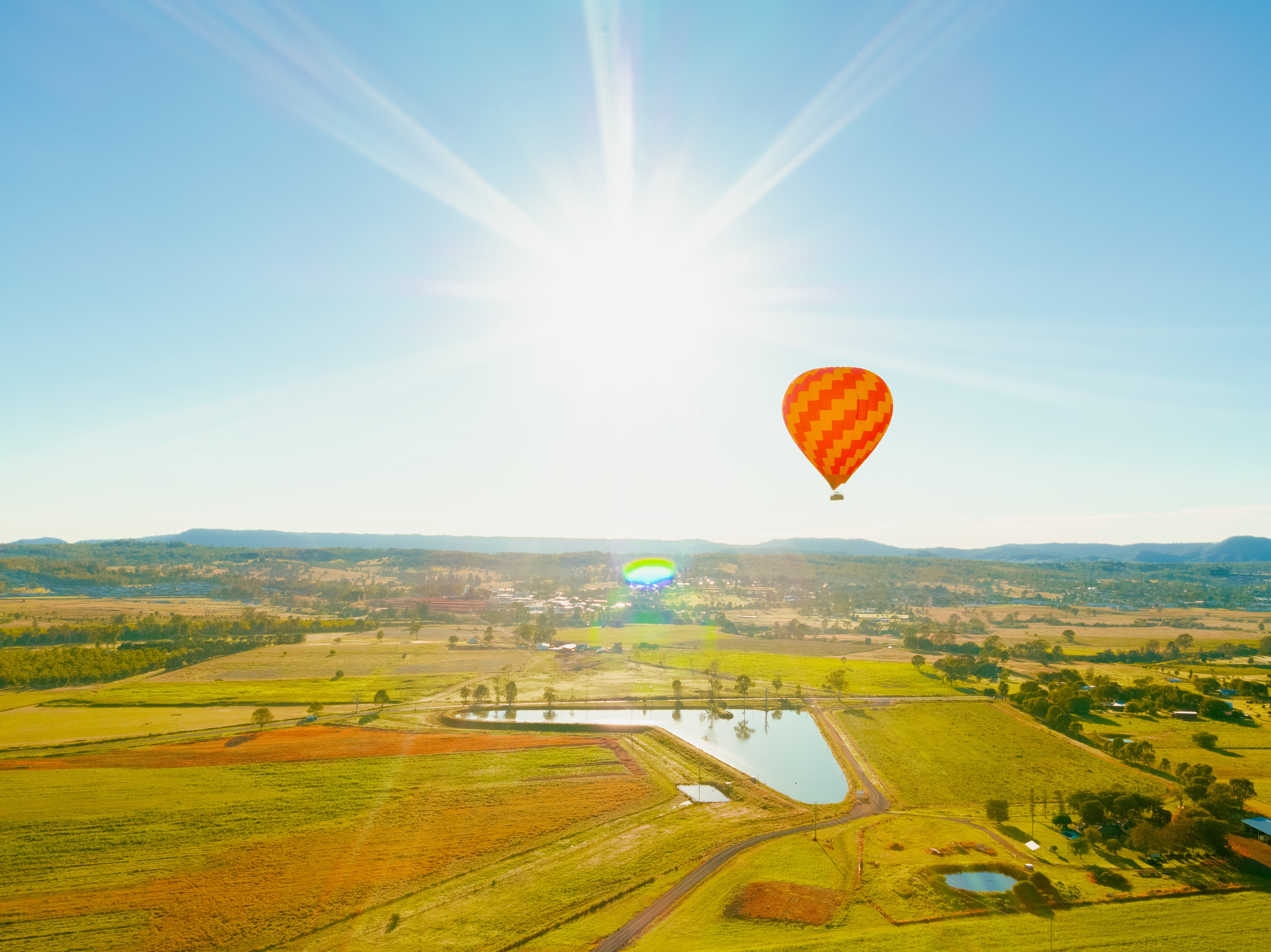 There can be no more dramatic way to see the beauty of the Gold Coast than from dawn baloon ride