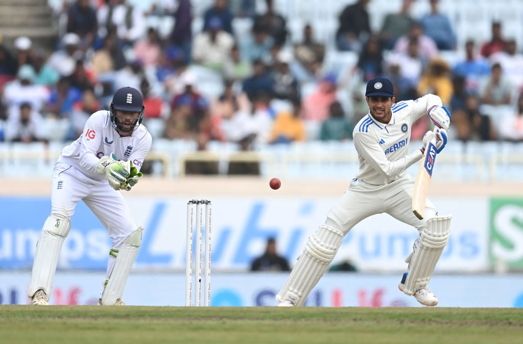 India batsmen Shubman Gill picks up some runs watched by Ben Foakes during day four