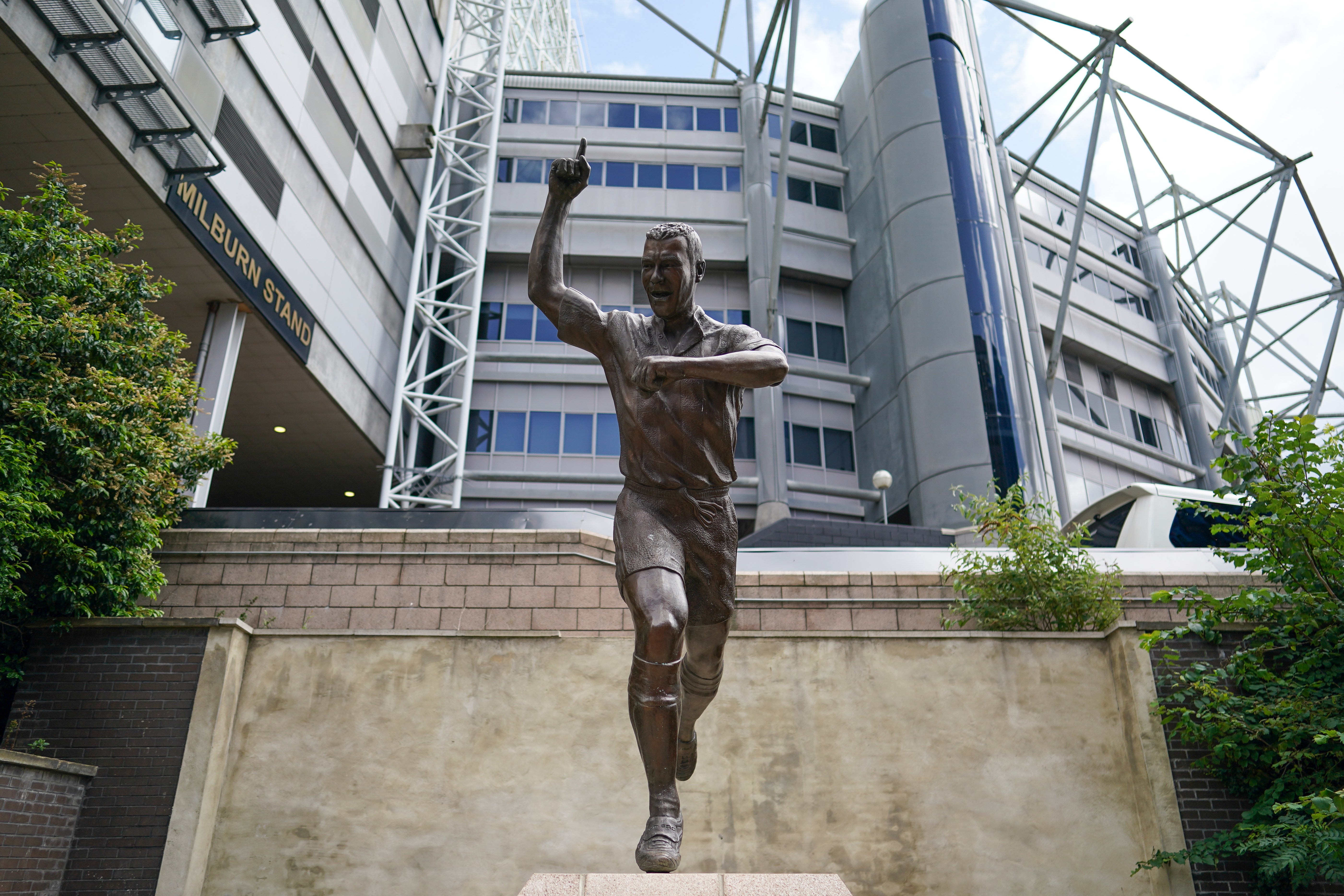 Shearer’s statue outside St James’ Park